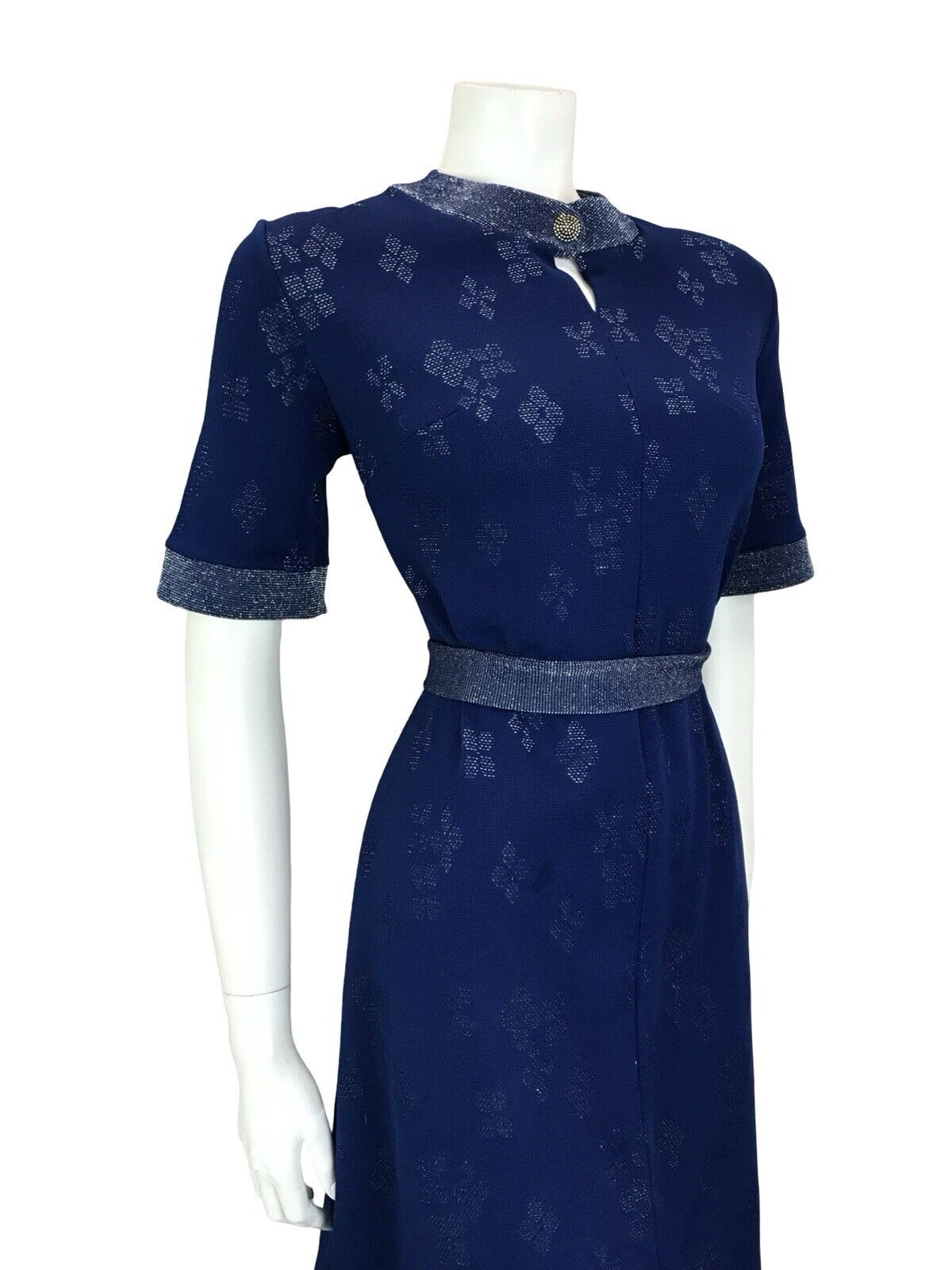 VTG 60S GLITTERY NAVY BLUE SILVER LUREX METALLIC KEYHOLE BELTED MIDI DRESS 12