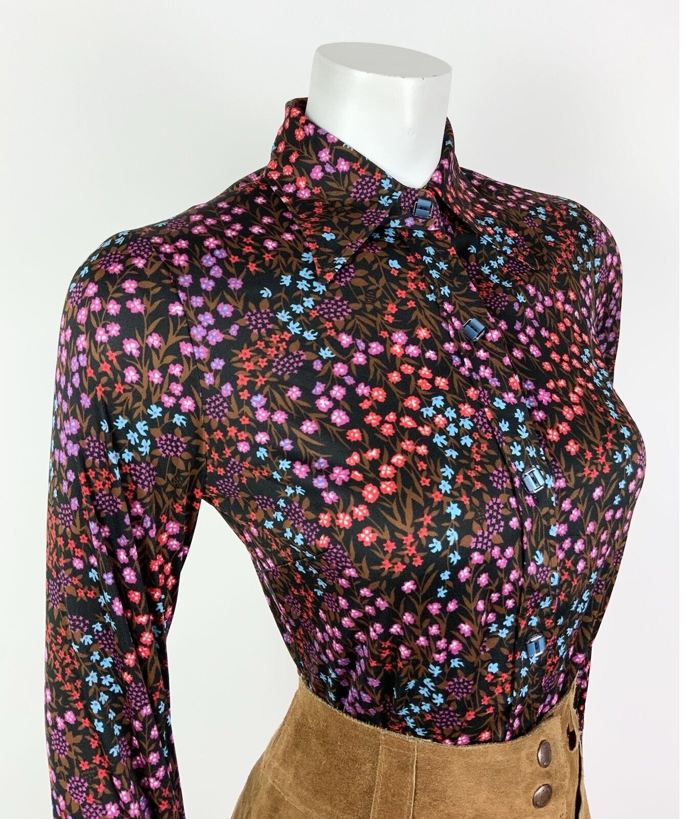 VINTAGE 60s 70s BLACK RED BLUE BROWN FLORAL DITSY DAGGER SHIRT BLOUSE 8 10