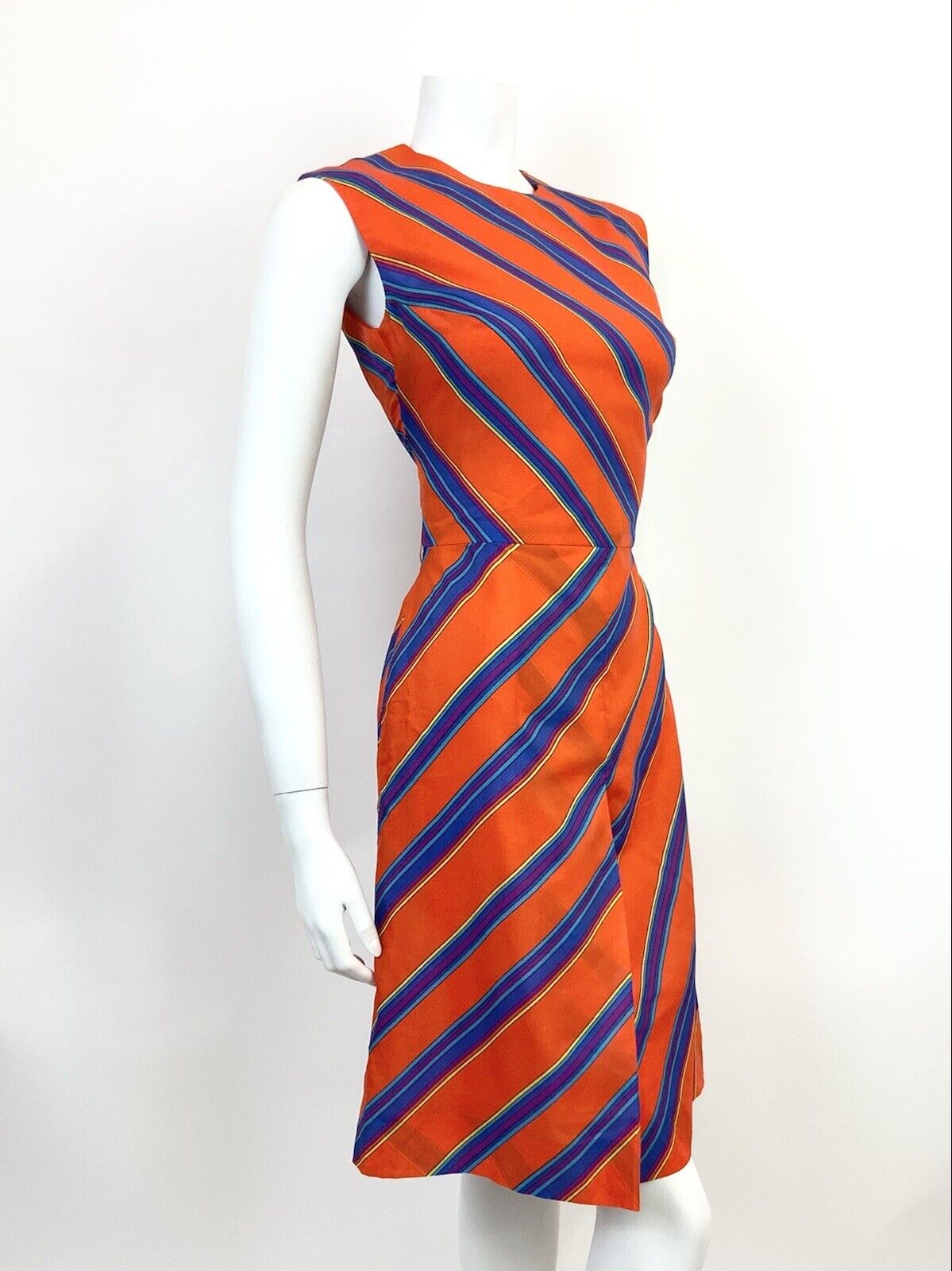 VINTAGE 60s 70s ORANGE BLUE PURPLE STRIPED GEOMETRIC SLEEVELESS MOD DRESS 10