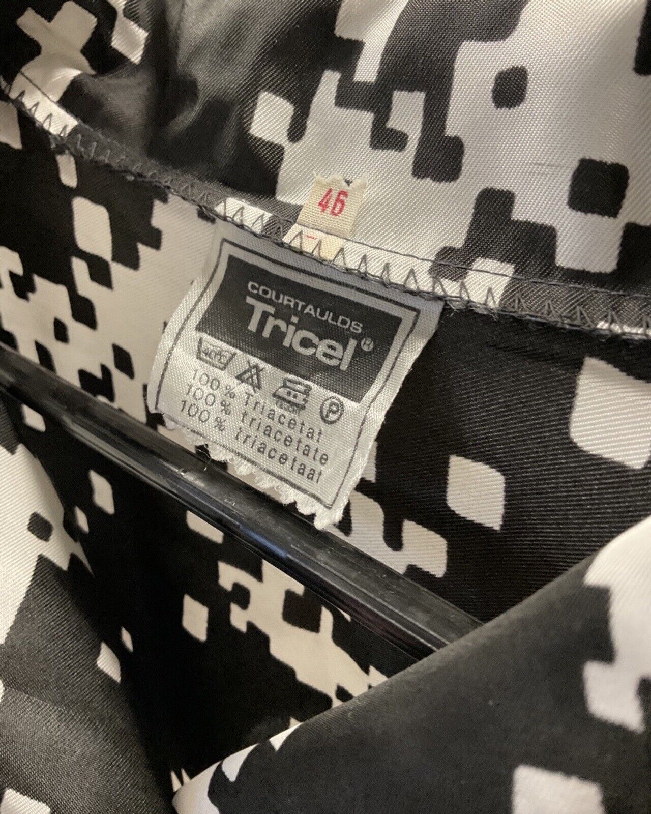 VINTAGE 60s 70s BLACK WHITE GEOMETRIC PIXEL MOD SHORT SLEEVE MOD SHIRT 14 16