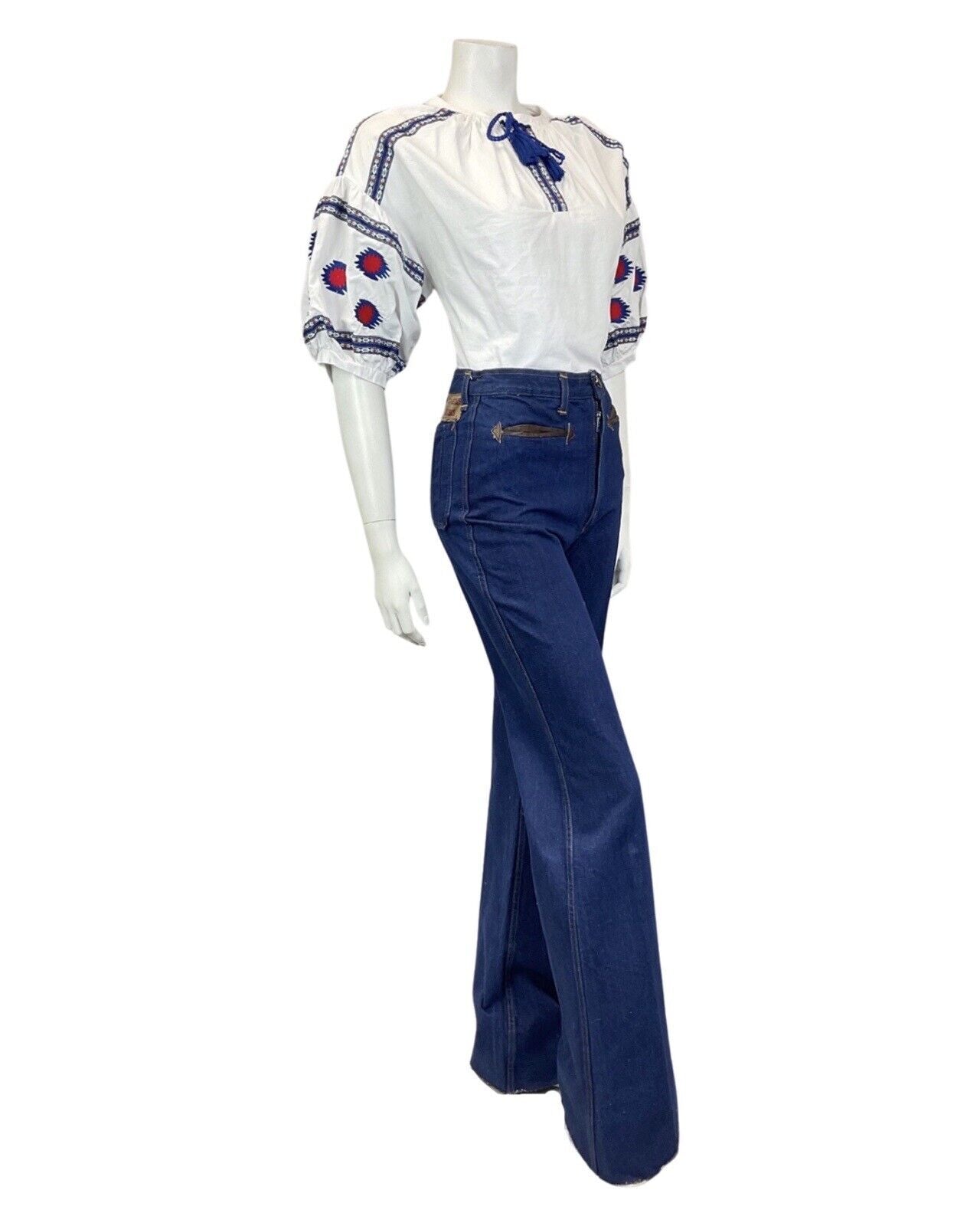 VINTAGE 70s STYLE WHITE BLUE RED EMBROIDERED BOHO FOLK BLOUSE 14