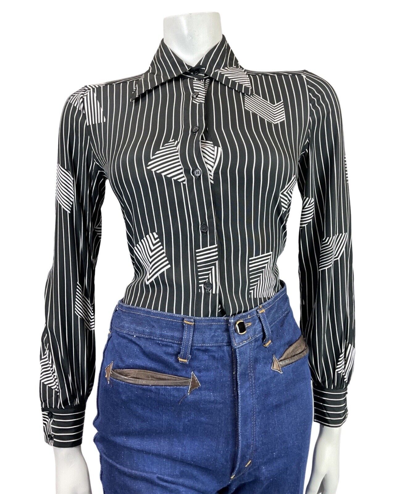 VINTAGE 60s 70s BLACK WHITE PINSTRIPE OP-ART GEOMETRIC MOD DAGGER SHIRT 8