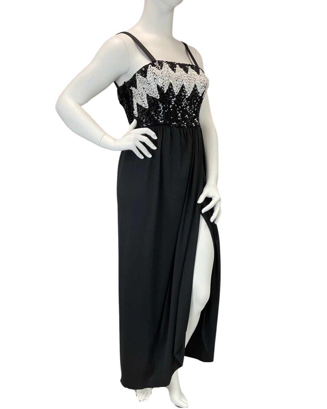 VINTAGE 60s 70s BLACK WHITE SEQUIN ZIG-ZAG STRAPPY DISCO STUDIO 54 MAXI DRESS 16