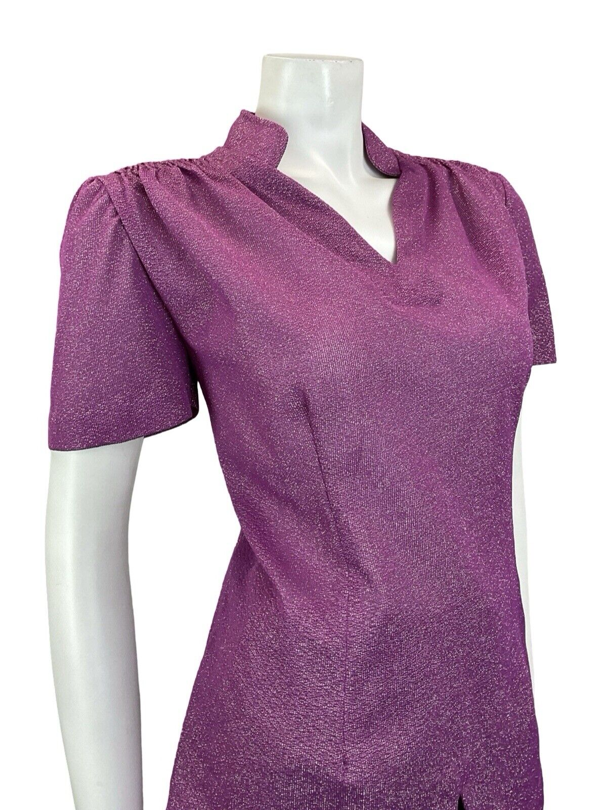 VTG 60S PURPLE OPEN MANDARIN COLLAR SHORT SLEEVE SCALLOPED DART PARTY TOP 16