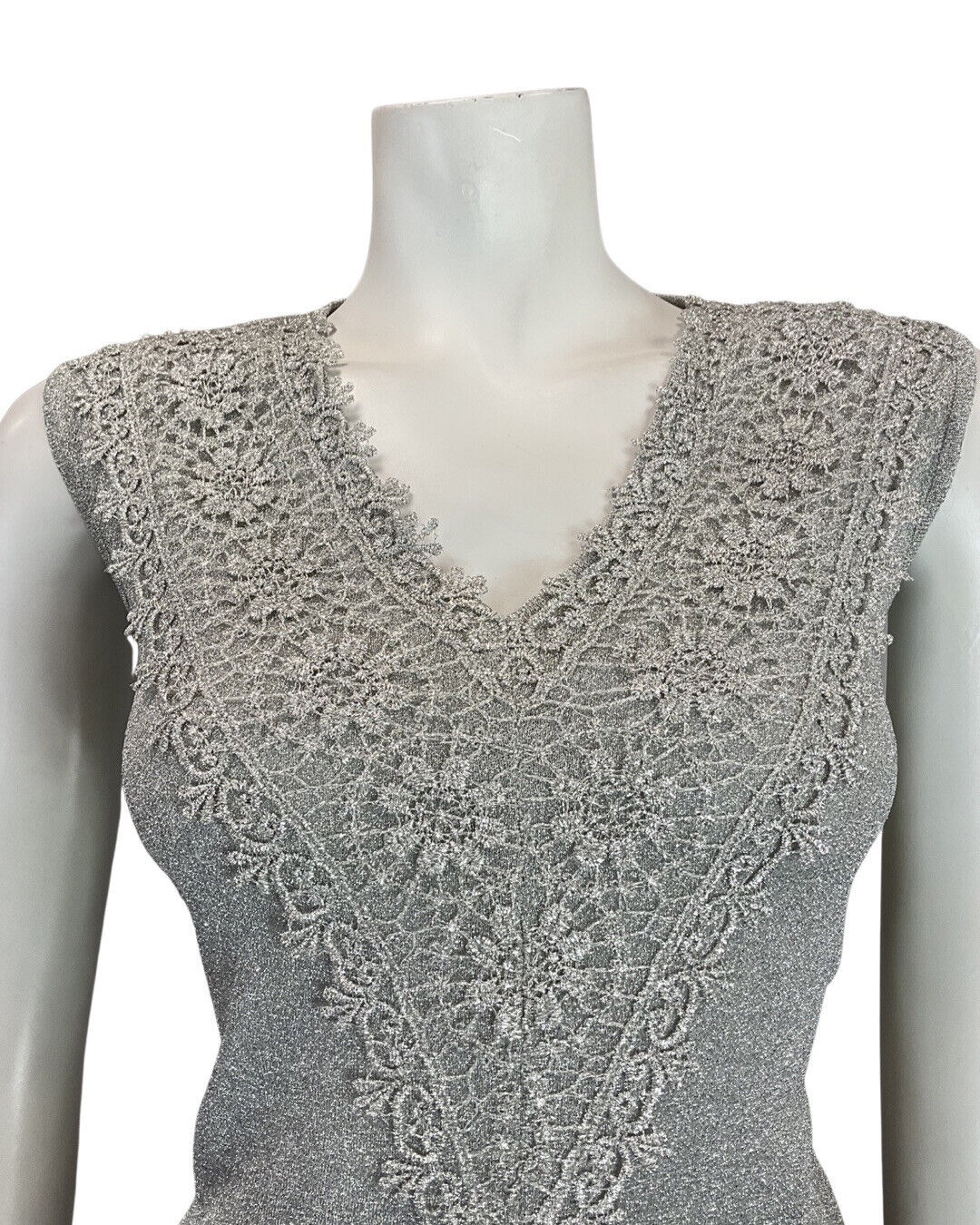 VINTAGE 60s 70s METALLIC SILVER FLORAL LACE PARTY SLEEVELESS KNIT TOP 12 14