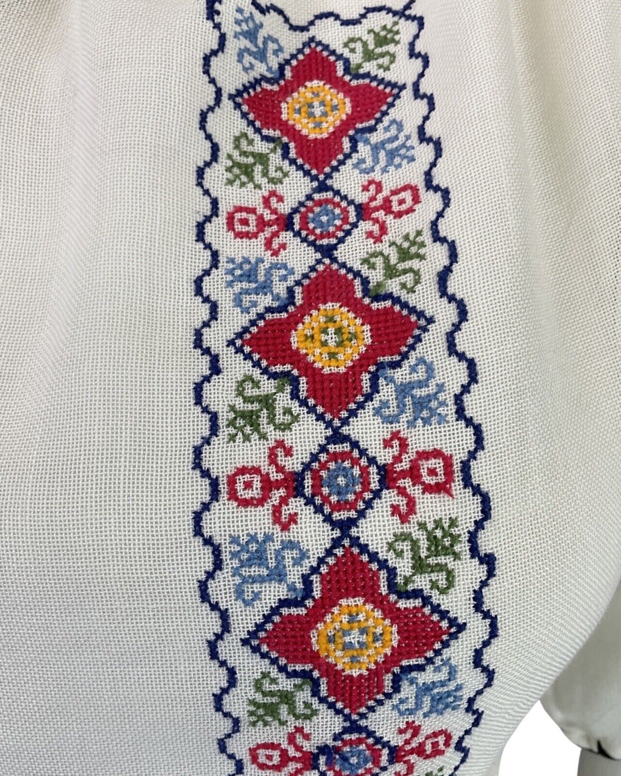 VINTAGE 60s 70s WHITE BLUE RED CROSS-STITCH EMBROIDERED BOHO FOLK BLOUSE 12 14