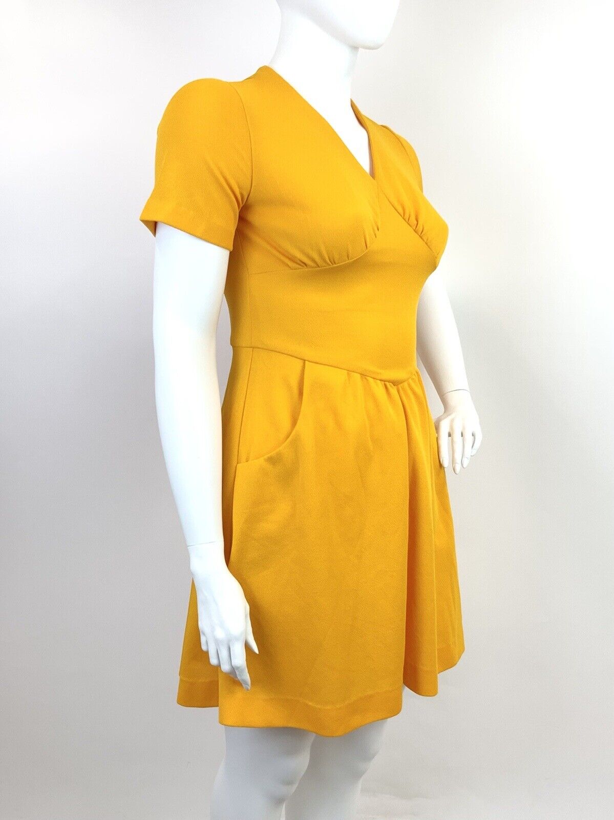 VINTAGE 60s 70s YELLOW ORANGE V-NECK SHORT MOD SWING DRESS 16