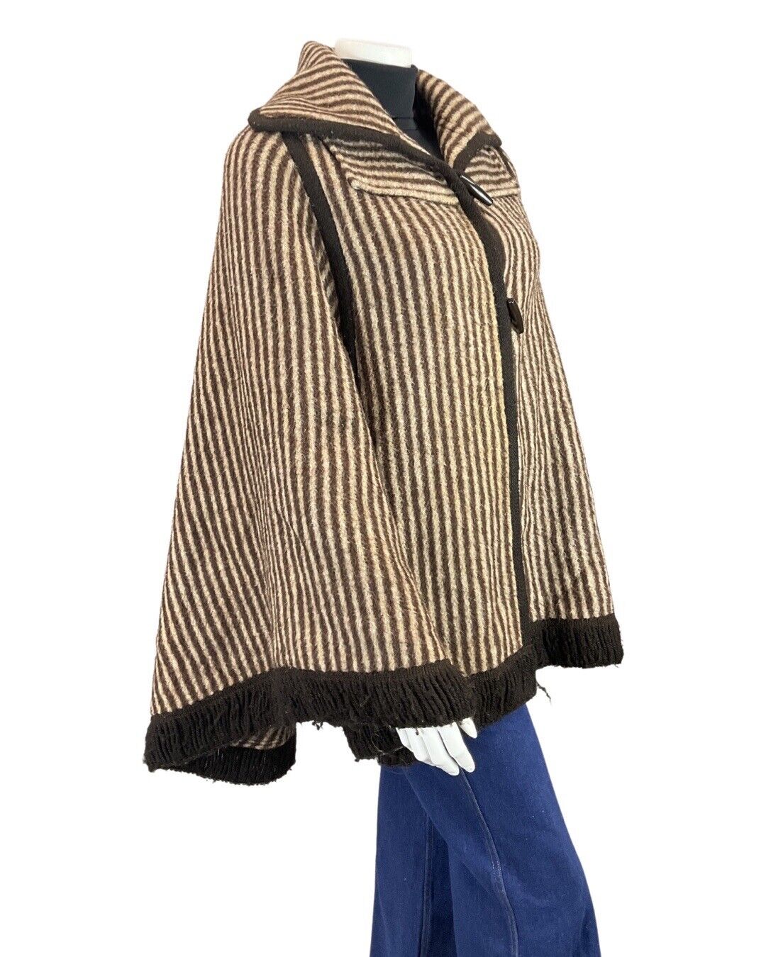VINTAGE 60s 70s BROWN CREAM STRIPED TASSELED MOD BOHO WOOL CAPE 10