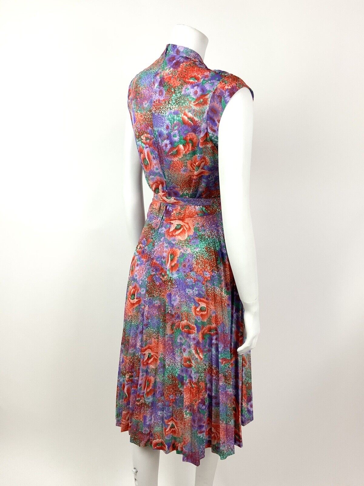 VINTAGE 60s 70s PURPLE RED GREEN FLORAL DITSY PLEATED BELTED DRESS 12 14