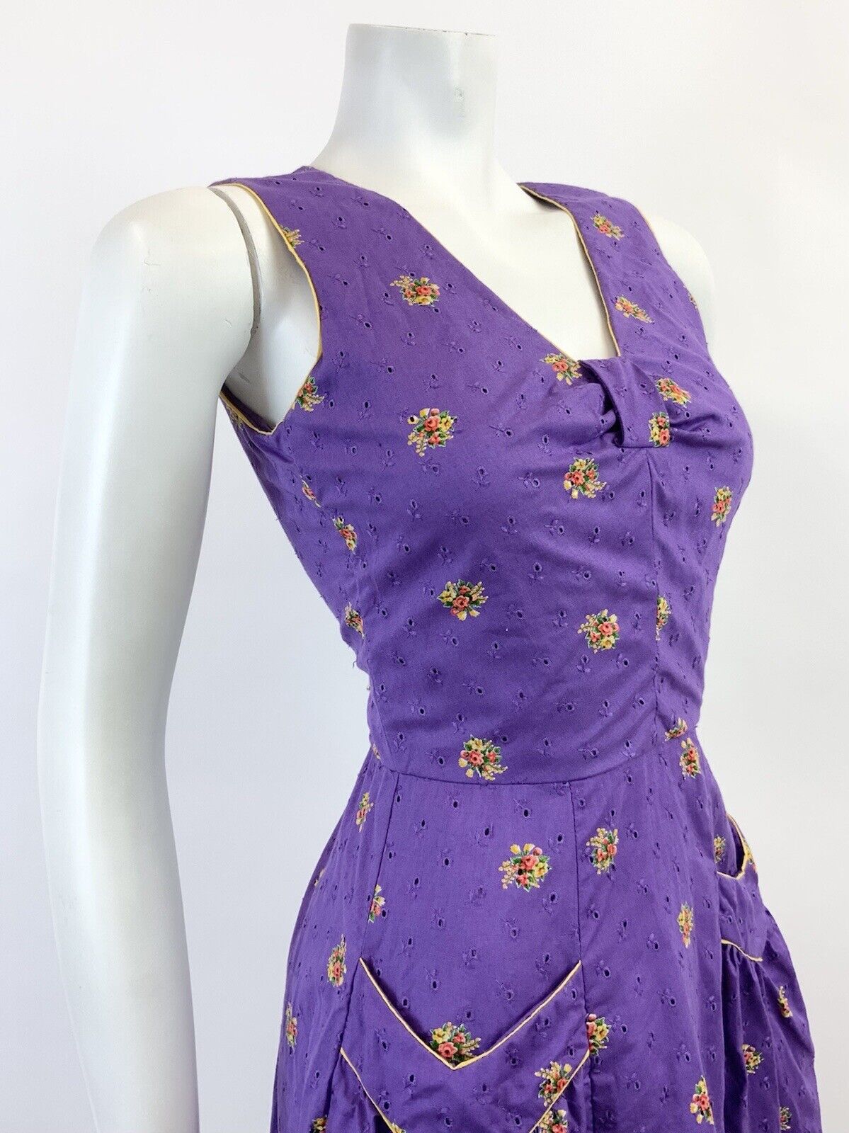 VINTAGE 60s 70s PURPLE YELLOW ANGLAISE EMBROIDERED FLORAL ROSE MOD DRESS 8