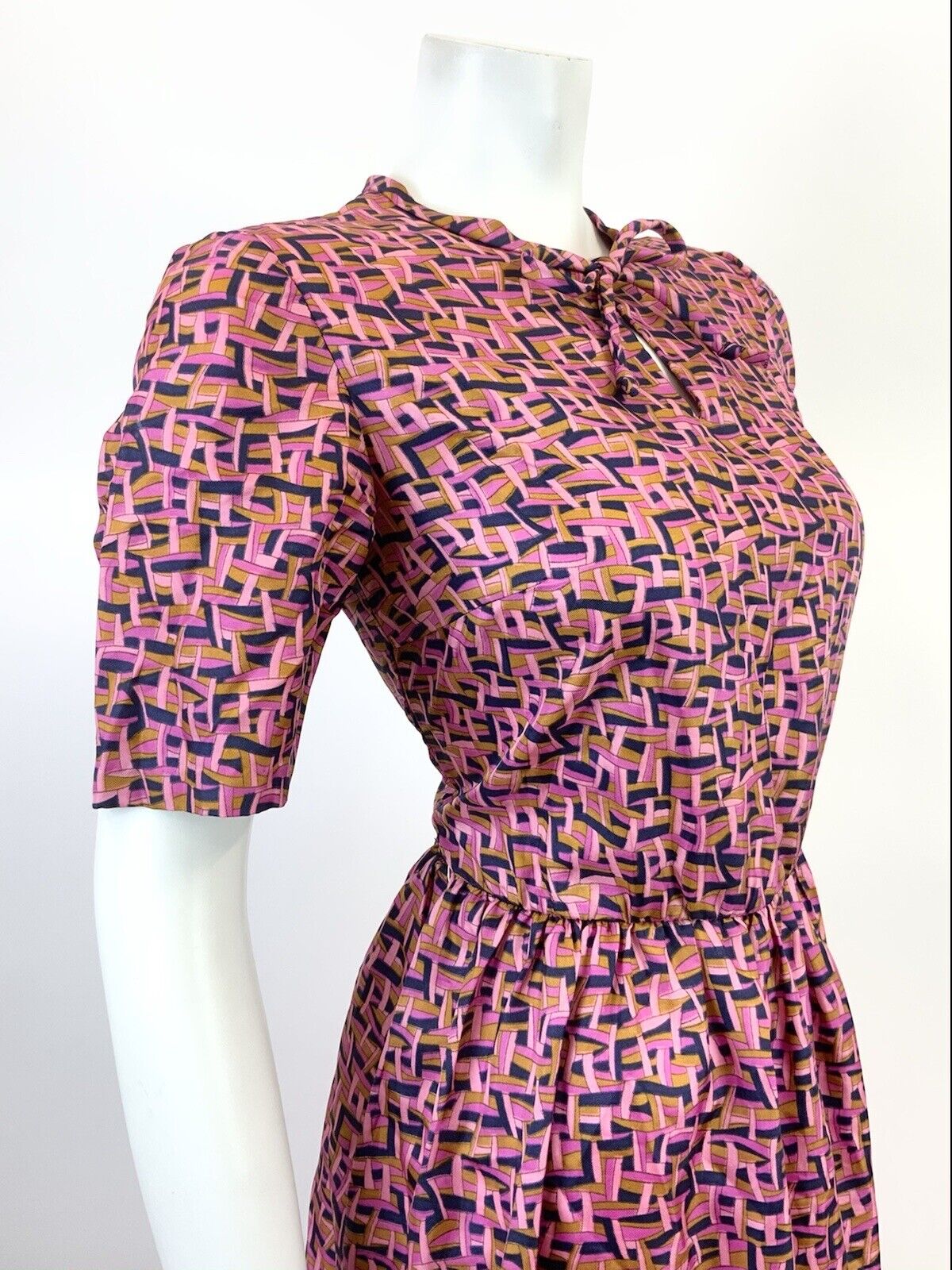 VINTAGE 60s 70s PINK BLUE GOLD BASKETWEAVE GEOMETRIC PSYCHEDELIC MOD DRESS 8 10