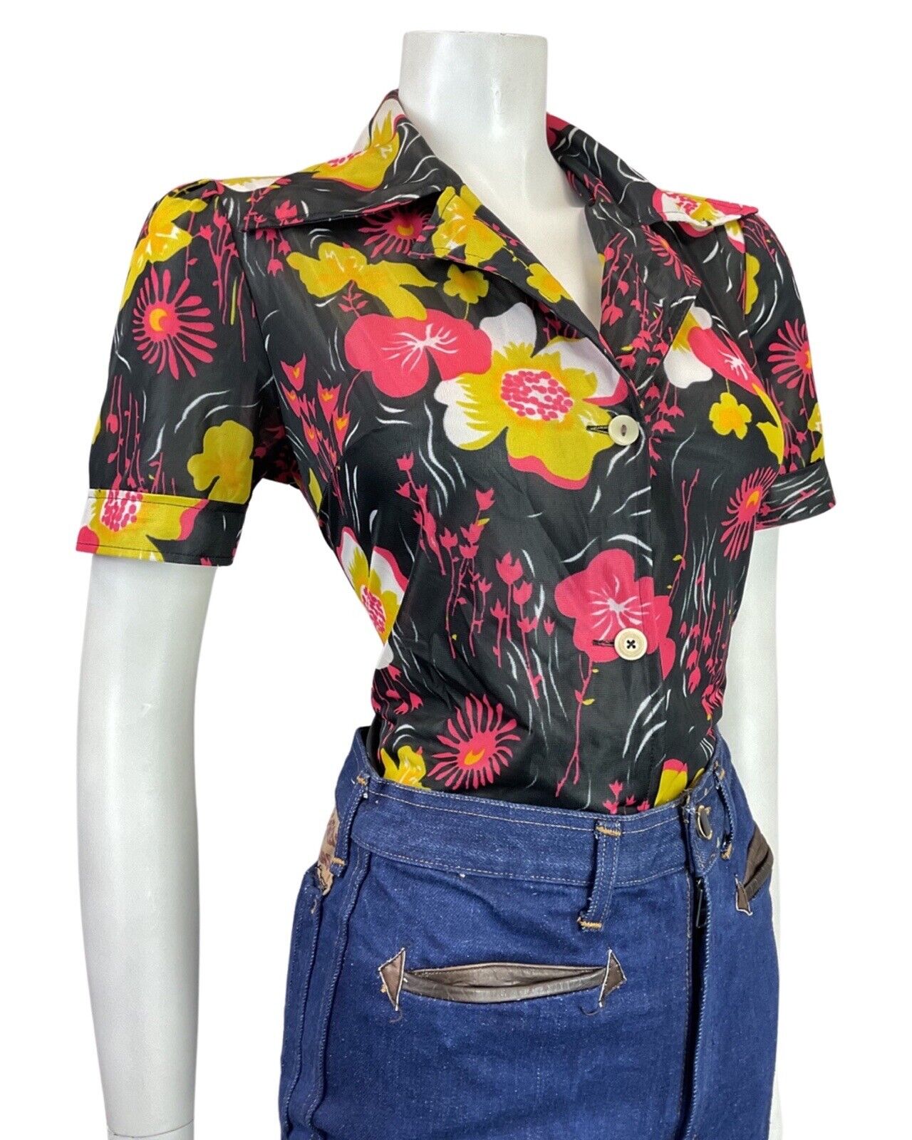 VINTAGE 60s 70s BLACK PINK YELLOW FLORAL MOD SHORT SLEEVE DAGGER SHIRT 10 12