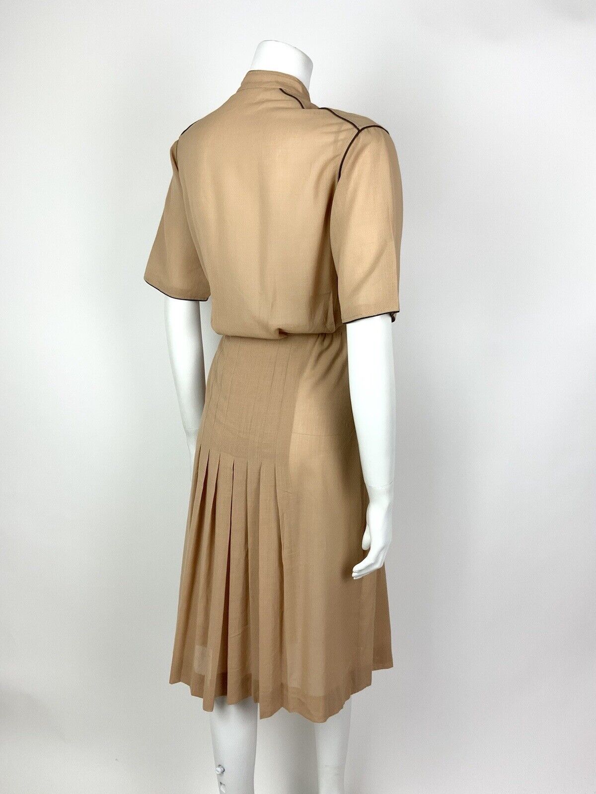 VINTAGE 70s 80s CAMEL BROWN MANDARIN COLLAR PLEATED SUMMER SHIRT DRESS 10