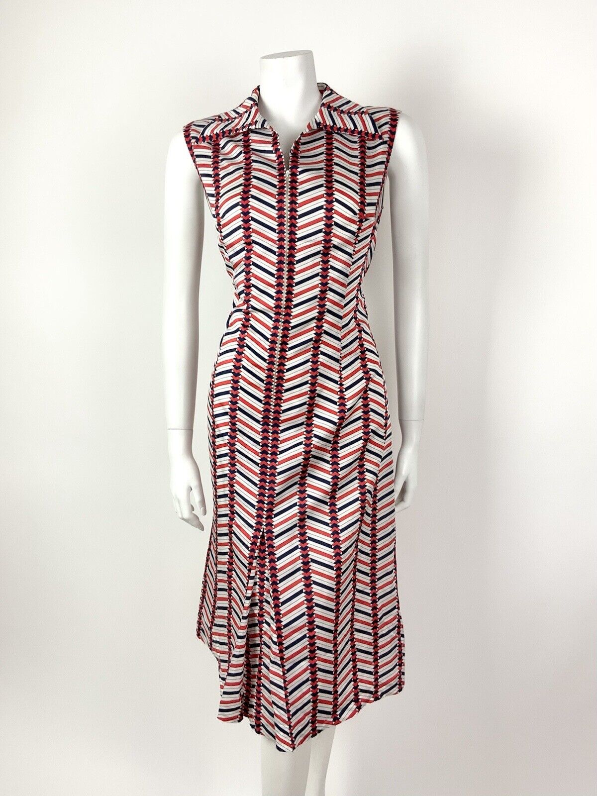 VINTAGE 60s 70s WHITE RED BLUE ZIG-ZAG GEOMETRIC DAGGER SHIRT MOD DRESS 12 14