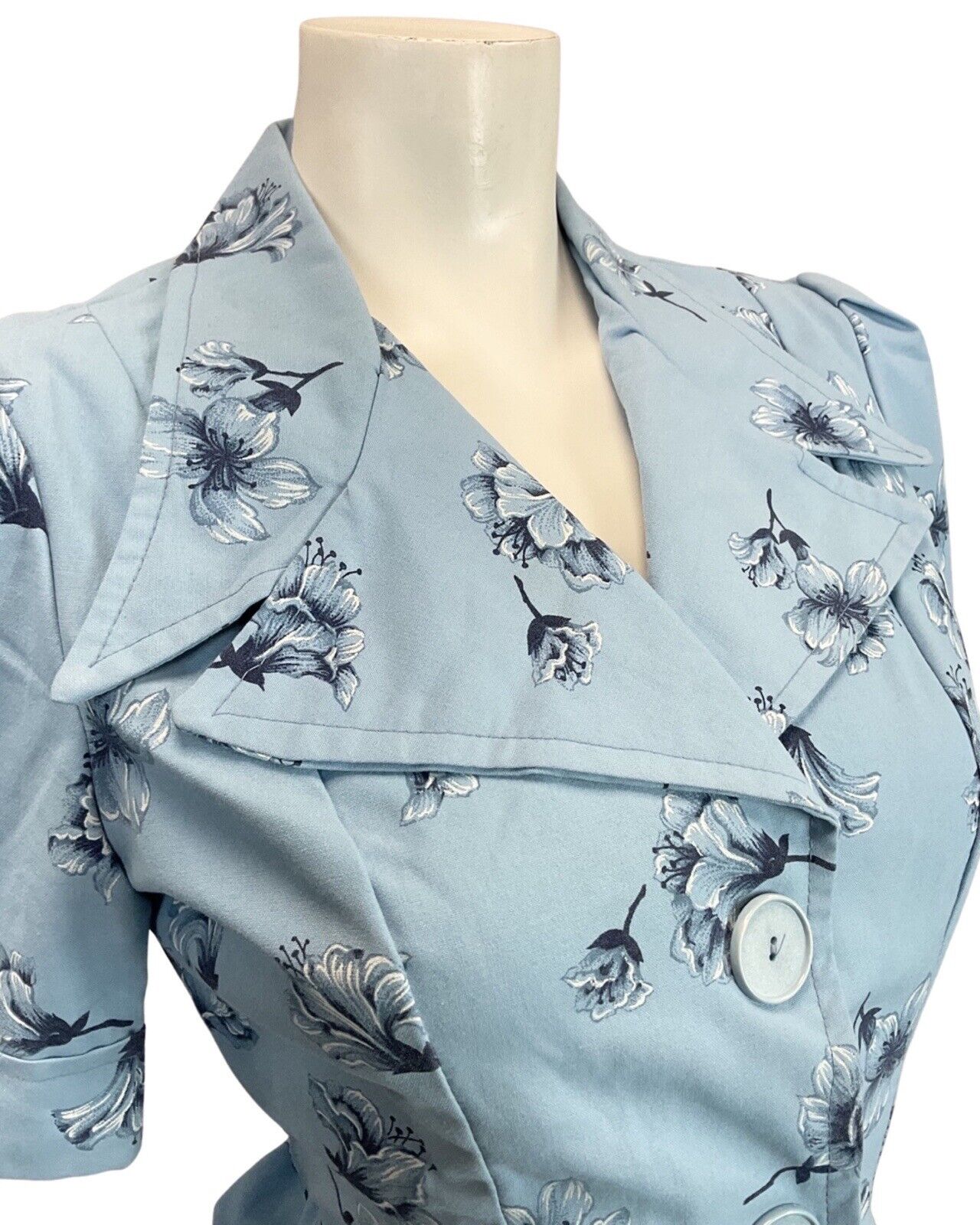 VINTAGE 70s DOES 40S BLUE NAVY FLORAL BELTED MOD BLOUSE TOP 10