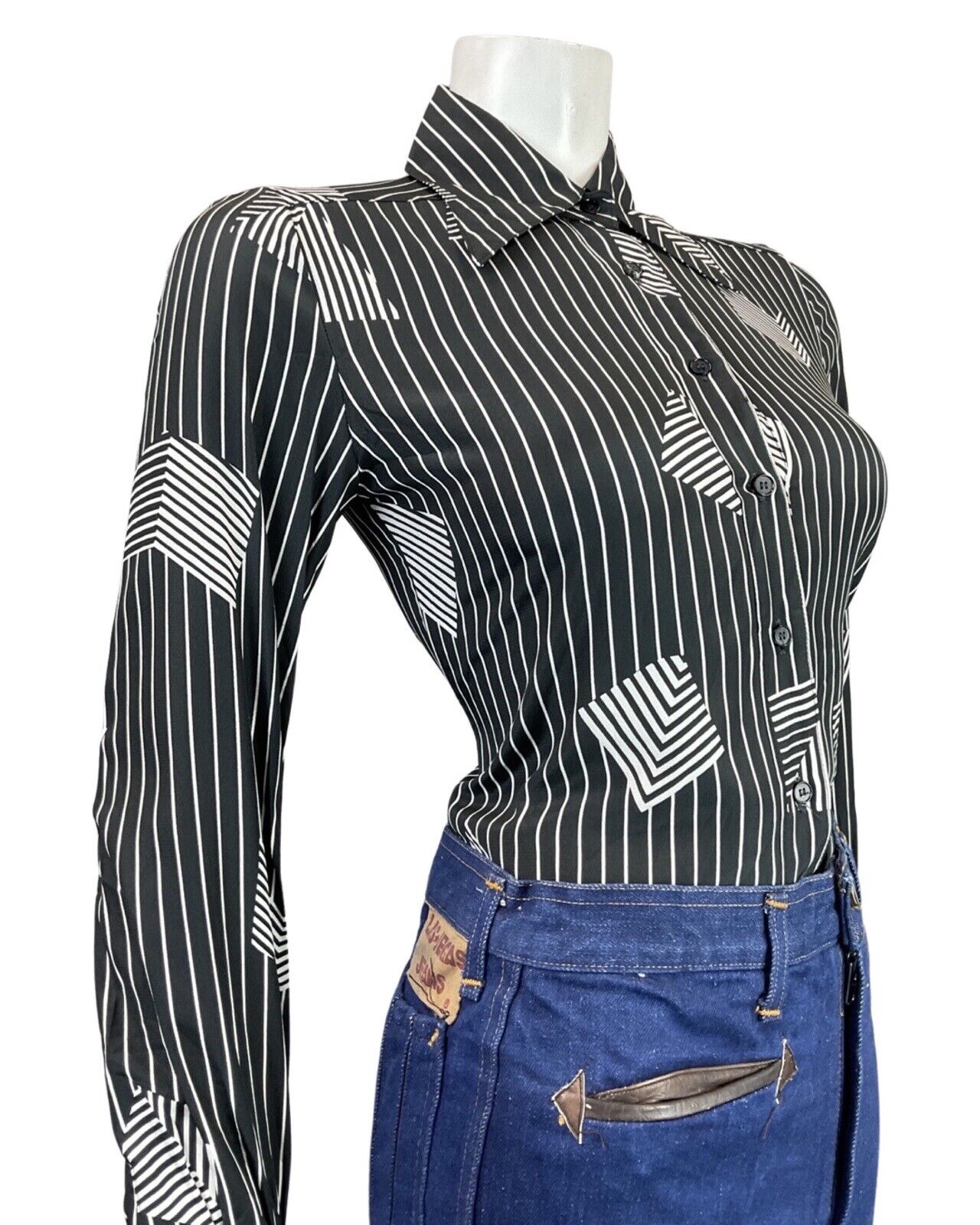 VINTAGE 60s 70s BLACK WHITE PINSTRIPE OP-ART GEOMETRIC MOD DAGGER SHIRT 8