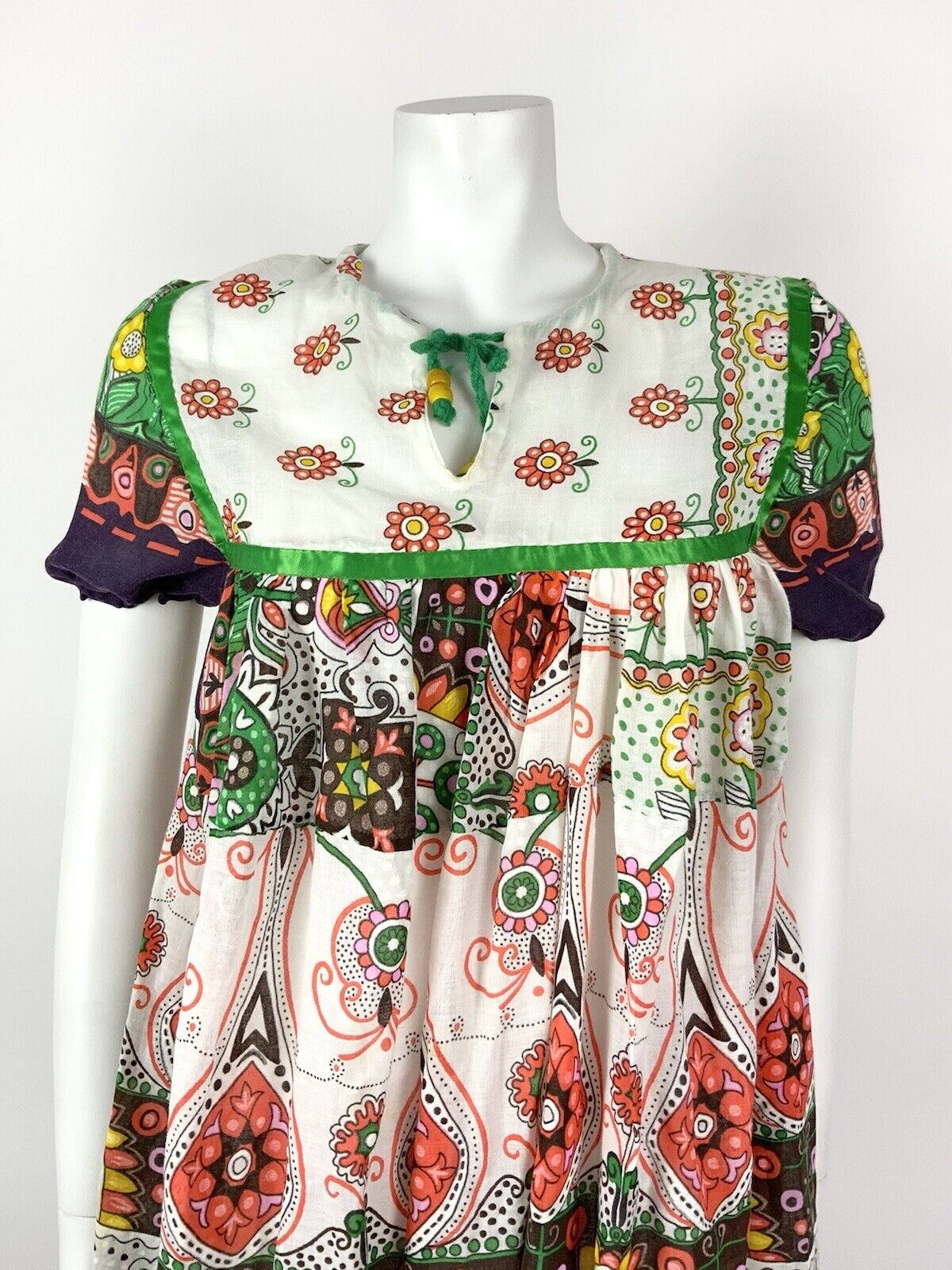 VINTAGE 60s 70s WHITE PURPLE GREEN FLORAL GYPSY BOHO FOLK COTTON TENT DRESS 6 8