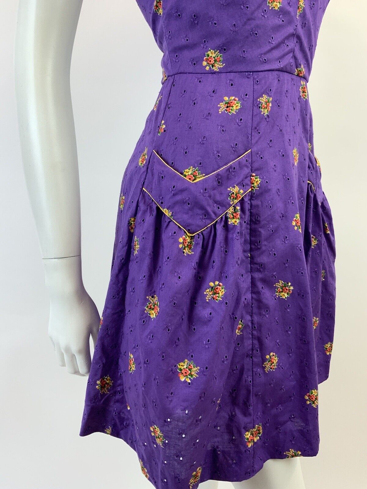 VINTAGE 60s 70s PURPLE YELLOW ANGLAISE EMBROIDERED FLORAL ROSE MOD DRESS 8