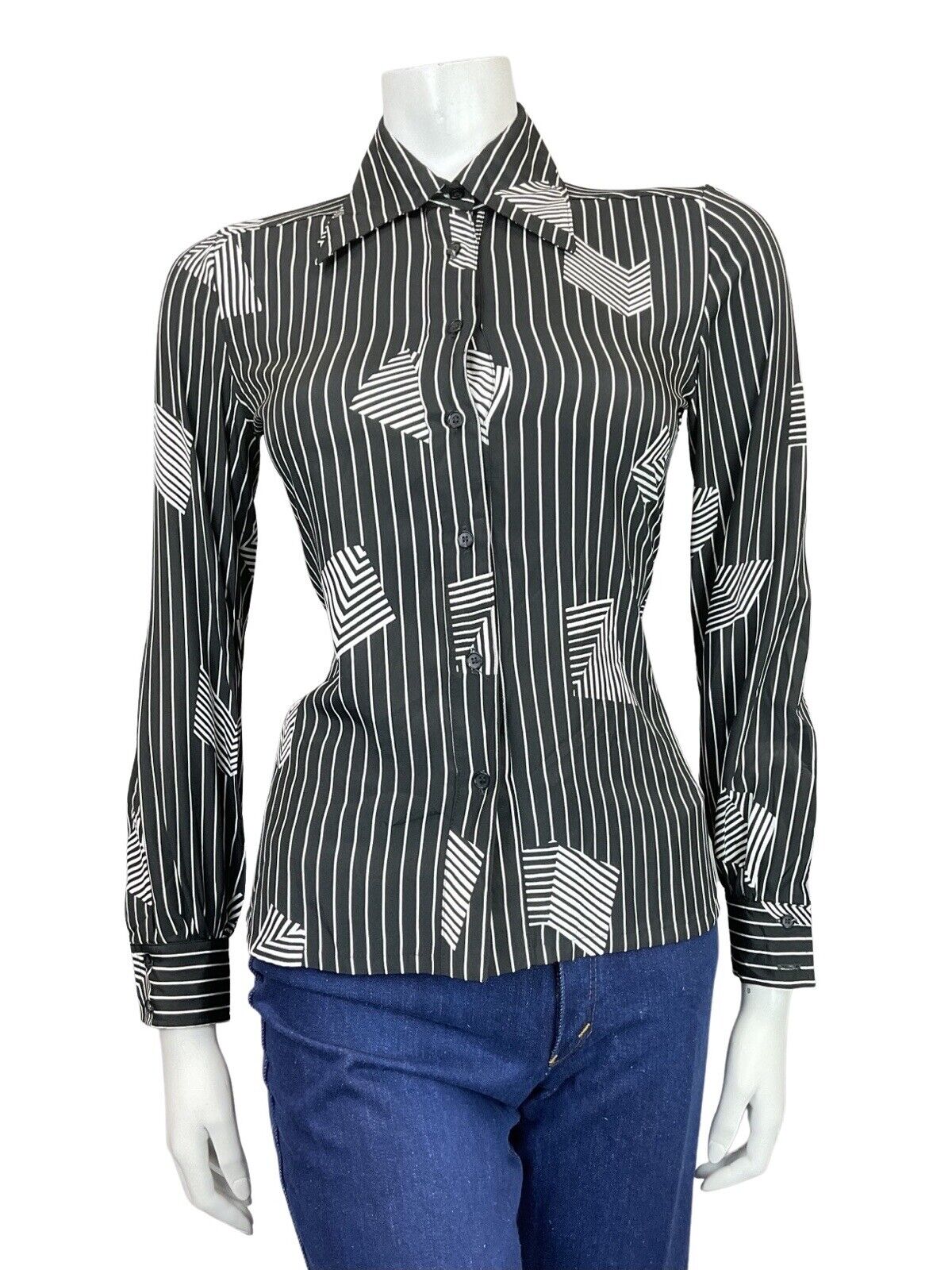 VINTAGE 60s 70s BLACK WHITE PINSTRIPE OP-ART GEOMETRIC MOD DAGGER SHIRT 8
