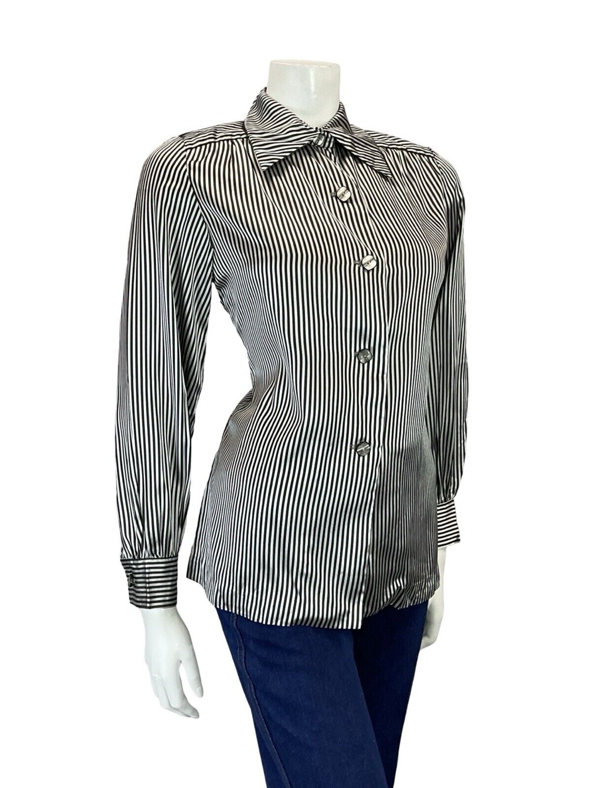VTG 60S 70S BLACK WHITE SILKY SHINY MINI DAGGER COLLAR STRIPED PARTY SHIRT 10
