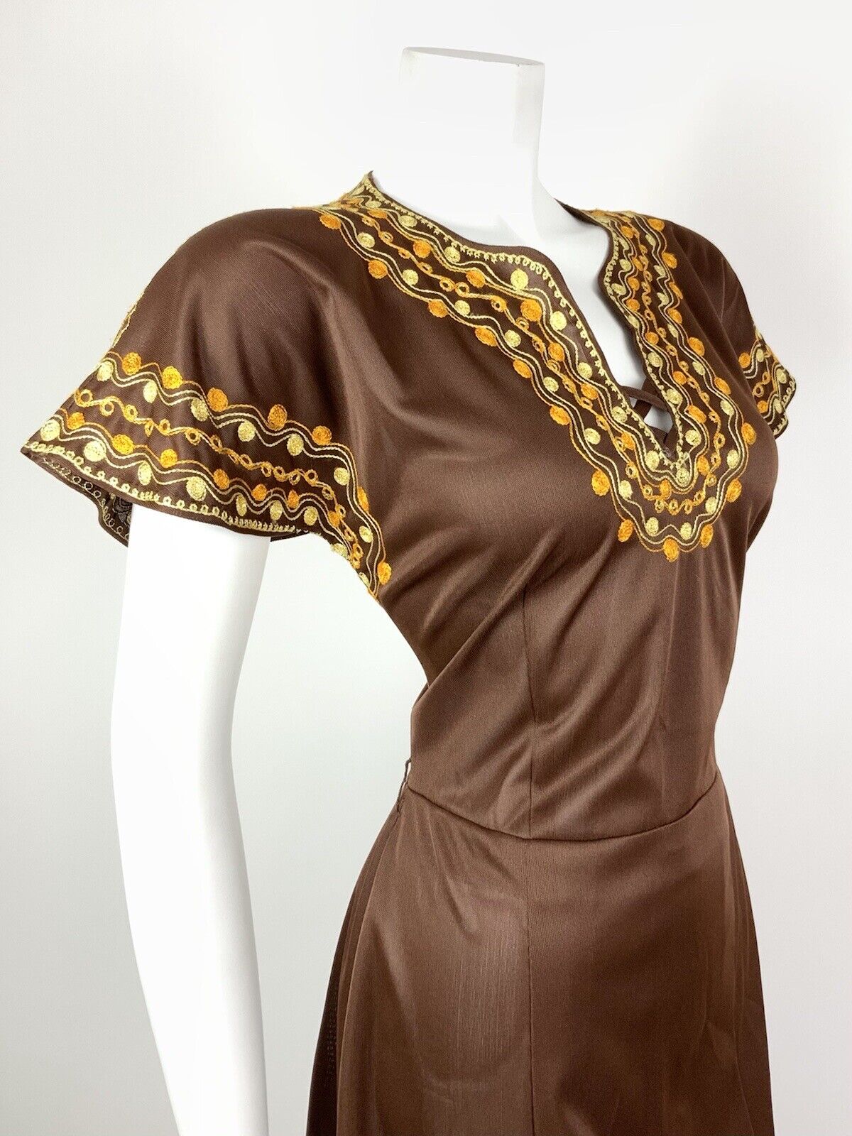 VTG 60s 70s BROWN YELLOW ORANGE EMBROIDERY KAFTAN SWIRL BOHO FOLK DRESS 12 14