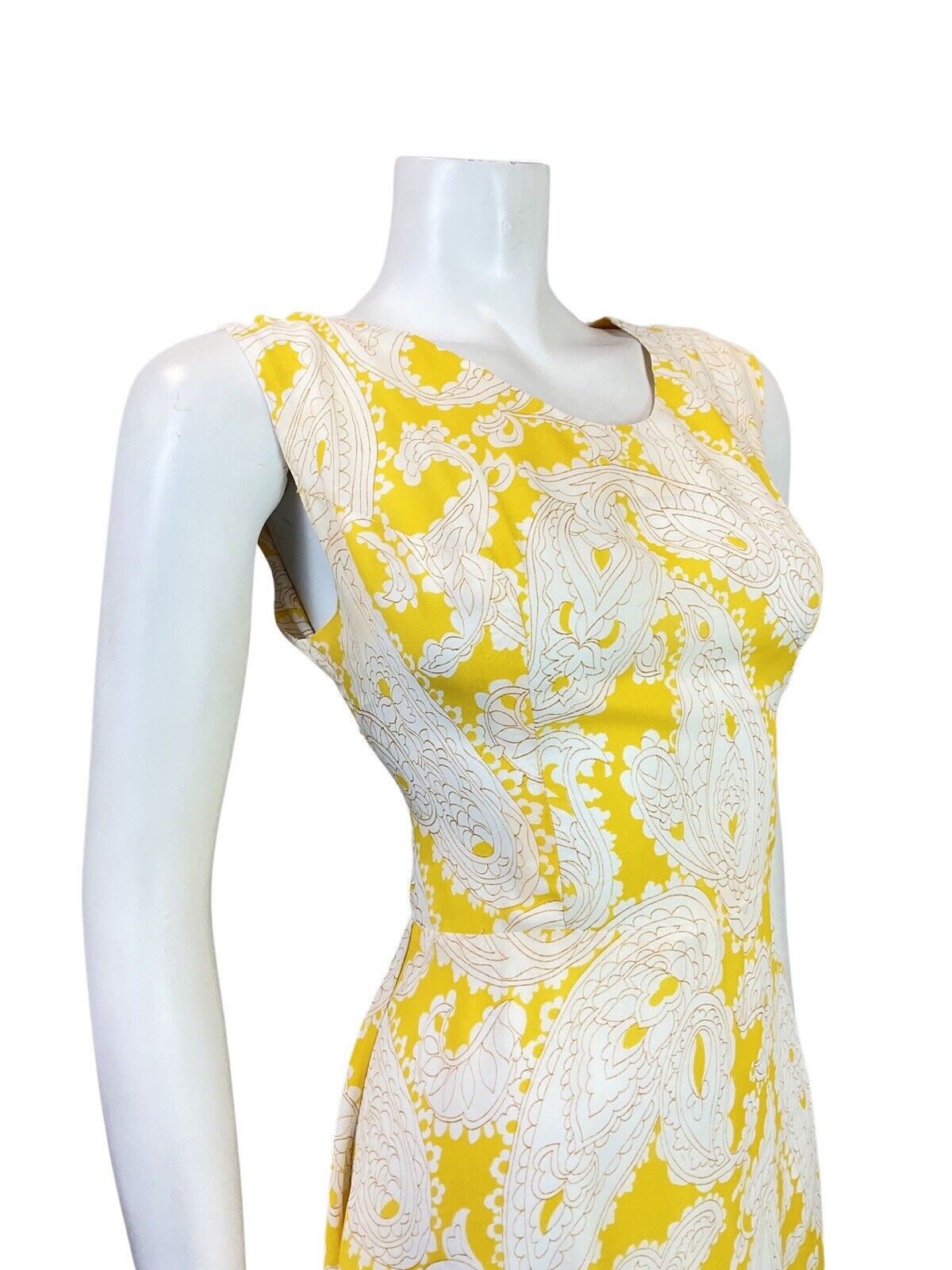 VINTAGE 60s 70s SUNSHINE YELLOW WHITE FLORAL PAISLEY MOD SLEEVELESS DRESS 10 12