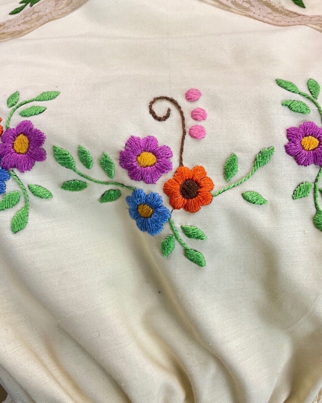 VINTAGE 70s CREAM PURPLE RED FLORAL EMBROIDERED PRAIRIE BOHO FOLK BLOUSE 10 12