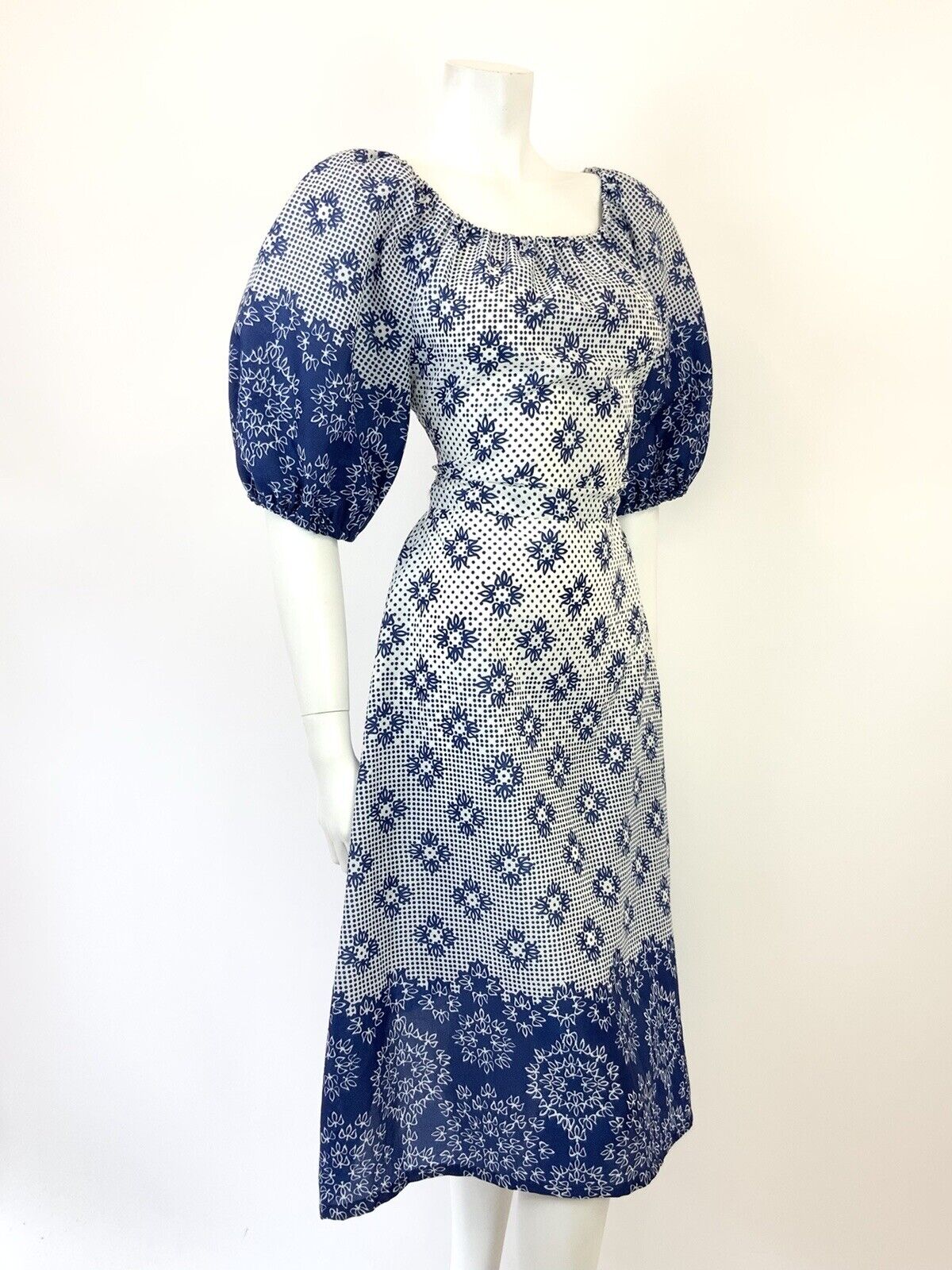 VINTAGE 60s 70s WHITE BLUE FLORAL POLKA-DOT PUFF SLEEVE FOLK PRAIRIE DRESS 10
