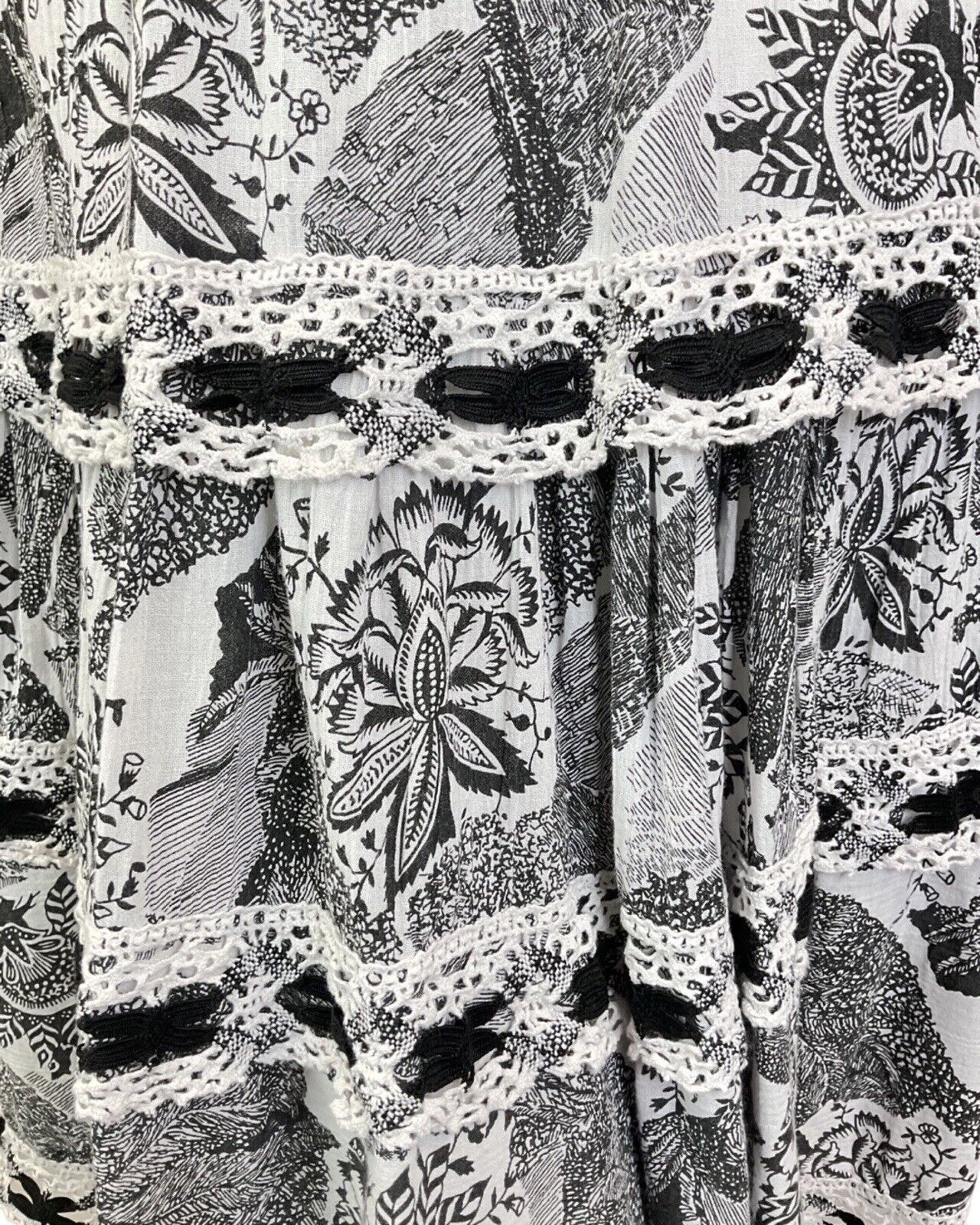 VTG 70s WHITE BLACK FLORAL CROCHETED BOHO FOLK PRAIRIE TIERED SUMMER DRESS 8 10