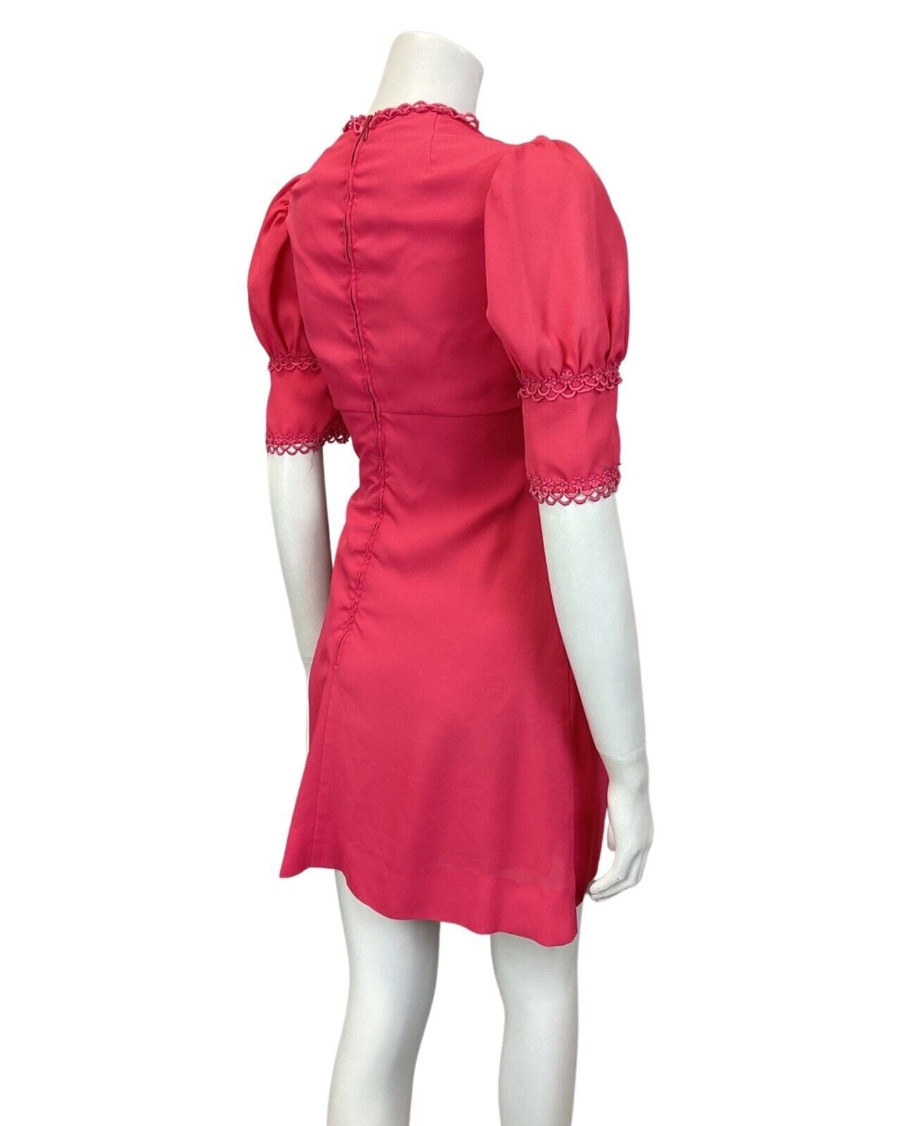 VINTAGE 60s 70s FUCHSIA PINK DAISY SCALLOPED EMPIRE MOD SHORT DRESS 8
