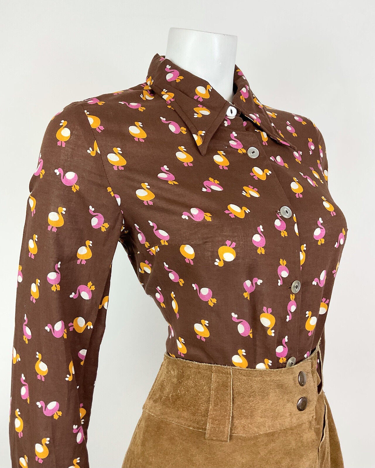 VINTAGE 60s 70s BROWN PINK YELLOW BIRD FLAMINGO MOD DAGGER SHIRT BOUSE 12 14