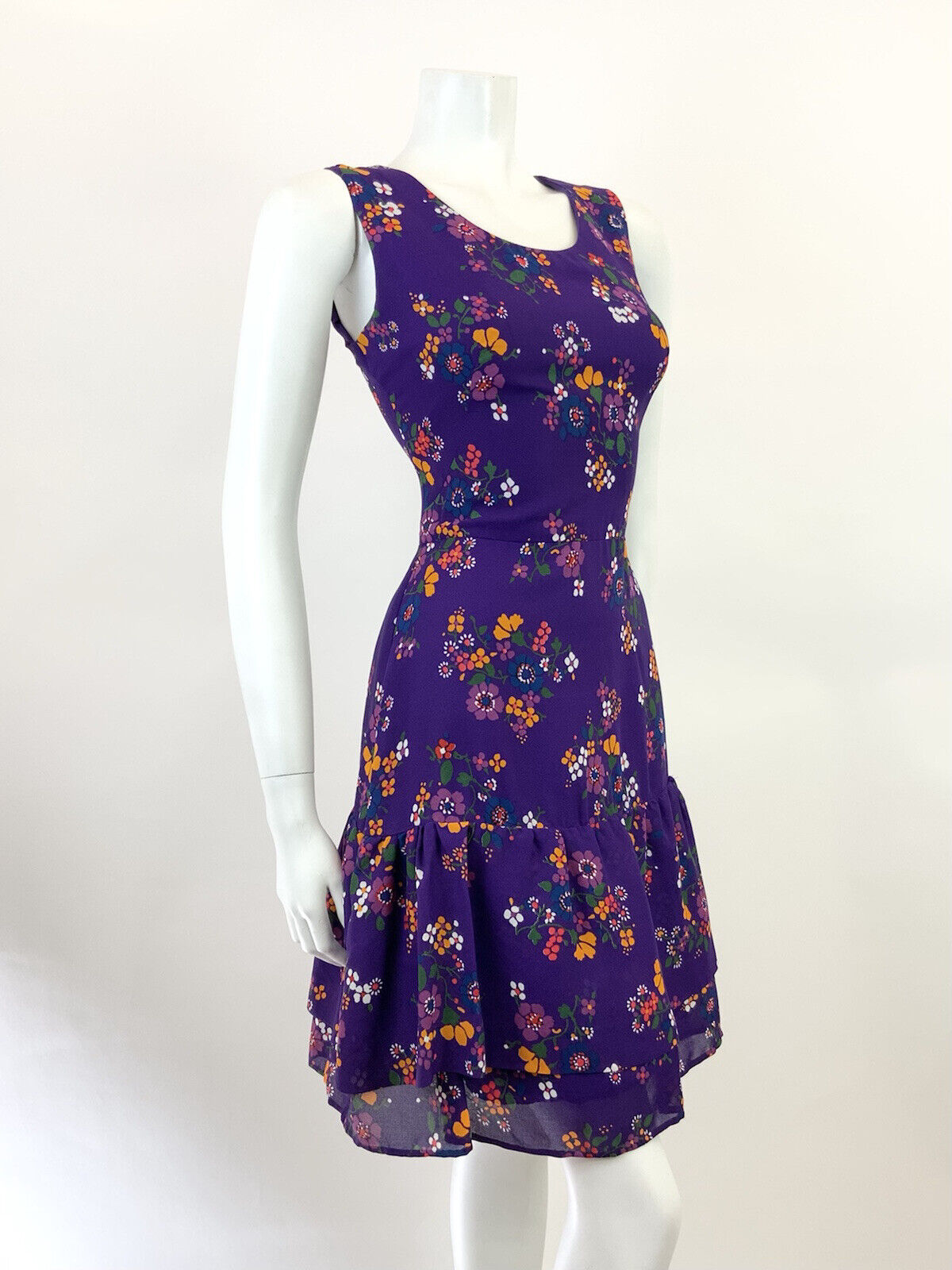 VTG 60s 70s PURPLE WHITE ORANGE GREEN FLORAL MOD SLEEVELESS RUFFLE DRESS 8 10
