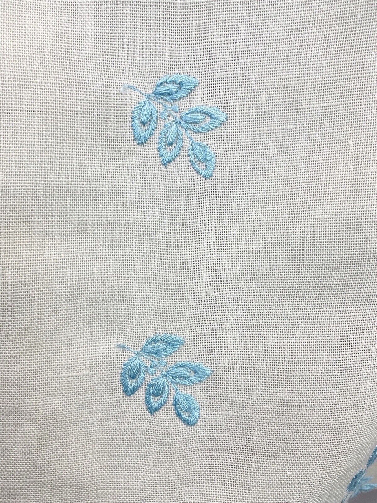 VINTAGE 60s 70s CREAM BABY BLUE EMBROIDERED LEAF EMPIRE LINE MOD SHORT DRESS 8