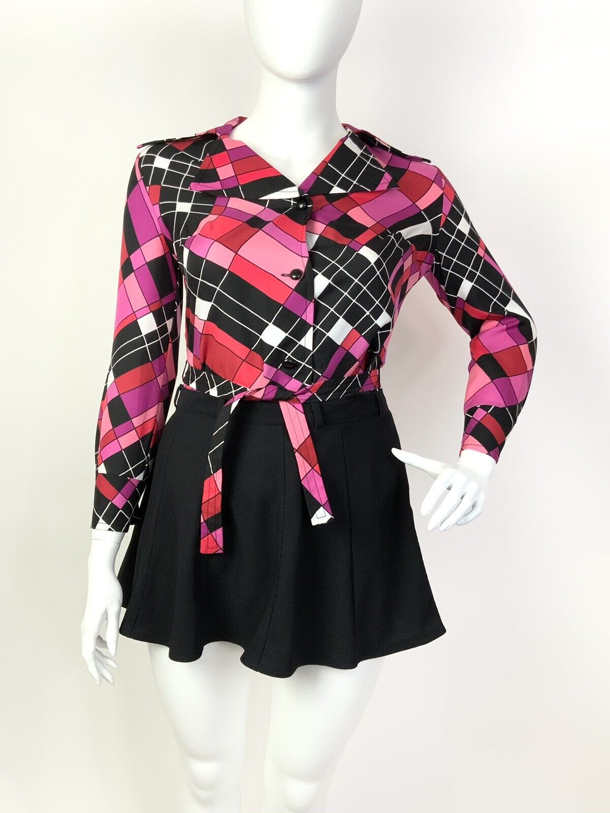 VTG 60s 70s BLACK PINK RED GEOMETRIC CHECKED DAGGER SHIRT BLOUSE 16
