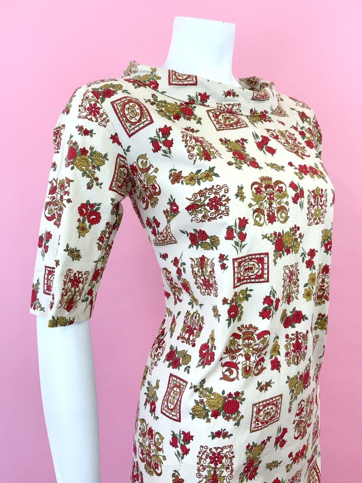 VINTAGE 60s 70s CREAM GREEN RED ORNATE FLORAL ROSE DECO MOD SHIFT DRESS 10