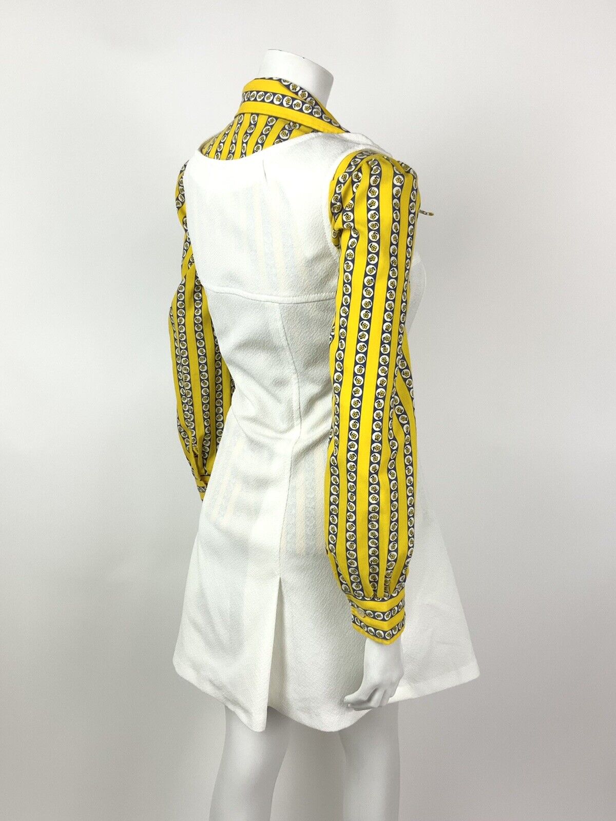 VINTAGE 60s 70s WHITE SILVER MOD PINAFORE APRON PINNY DRESS 10 12