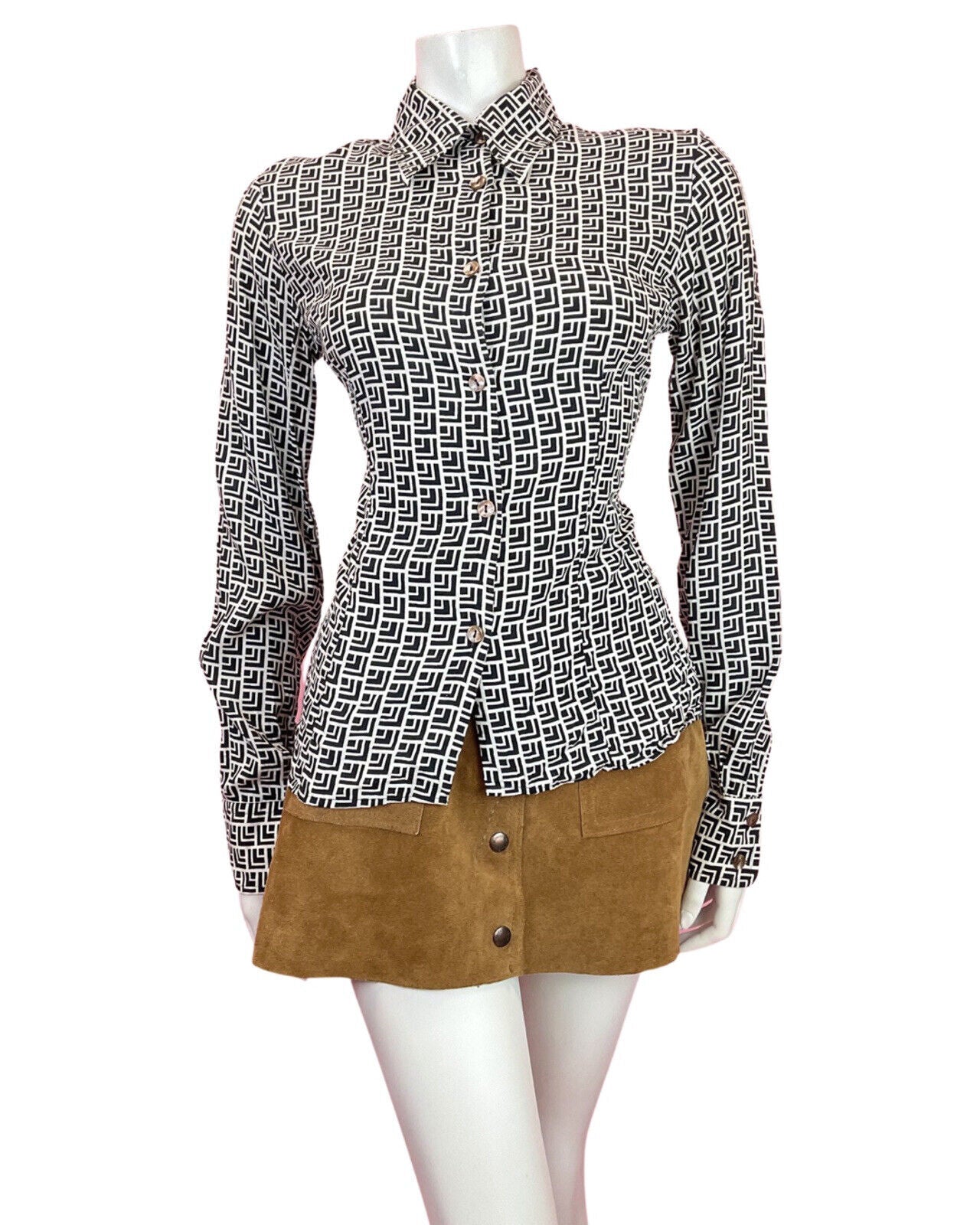 VINTAGE 60s 70s WHITE BLACK GEOMETRIC MOD DAGGER SHIRT BLOUSE 8 10