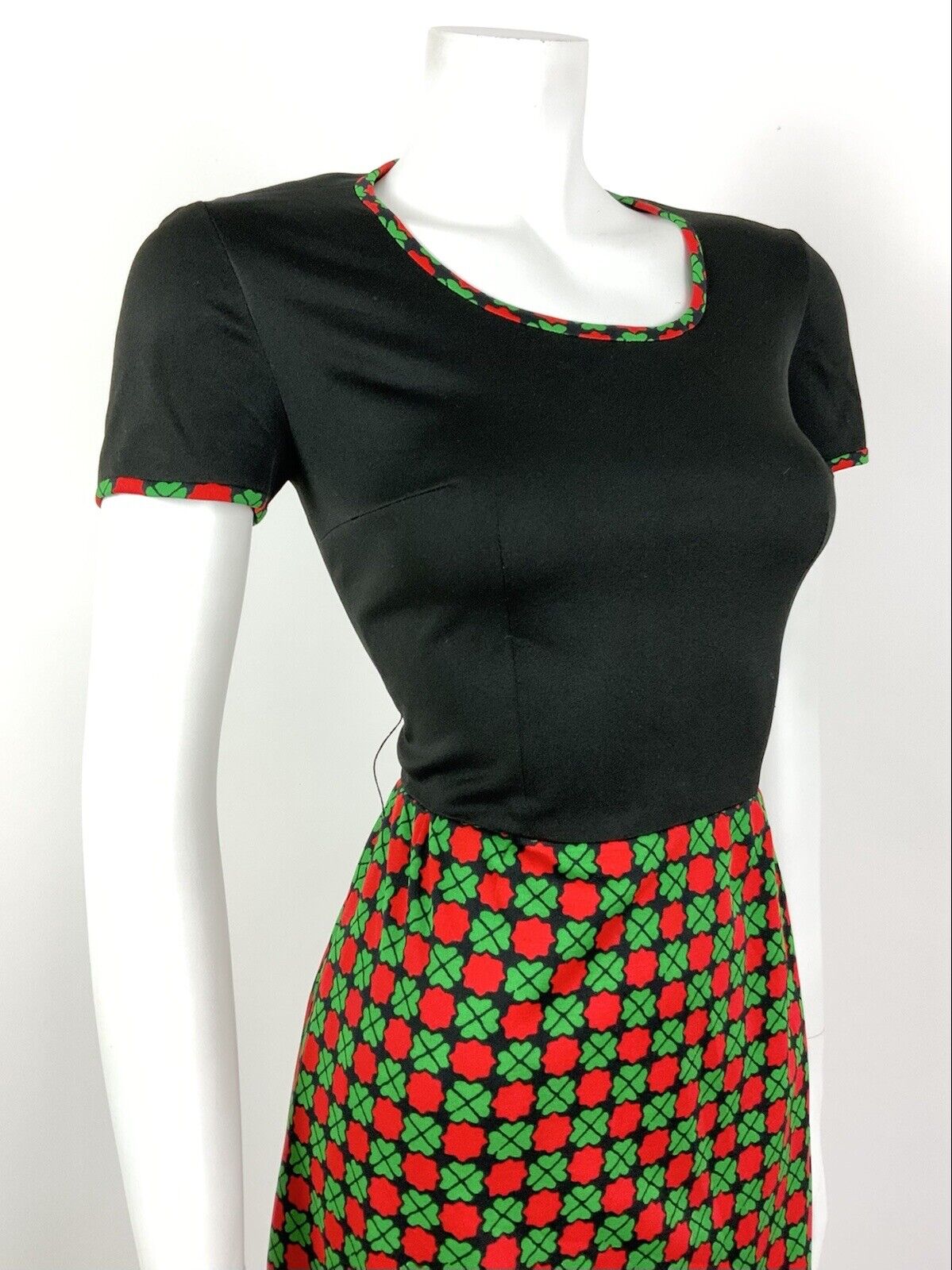 VINTAGE 60s 70s BLACK RED GREEN FLORAL CHECKERBOARD MOD DRESS 10