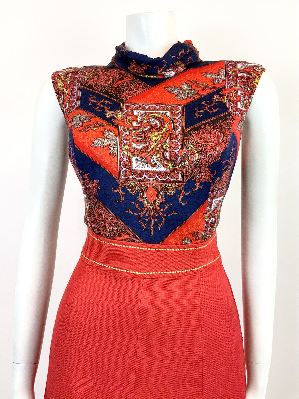 VINTAGE 60s 70s RED BLUE FLORAL BAROQUE TURTLENECK SLEEVELESS MOD DRESS 10