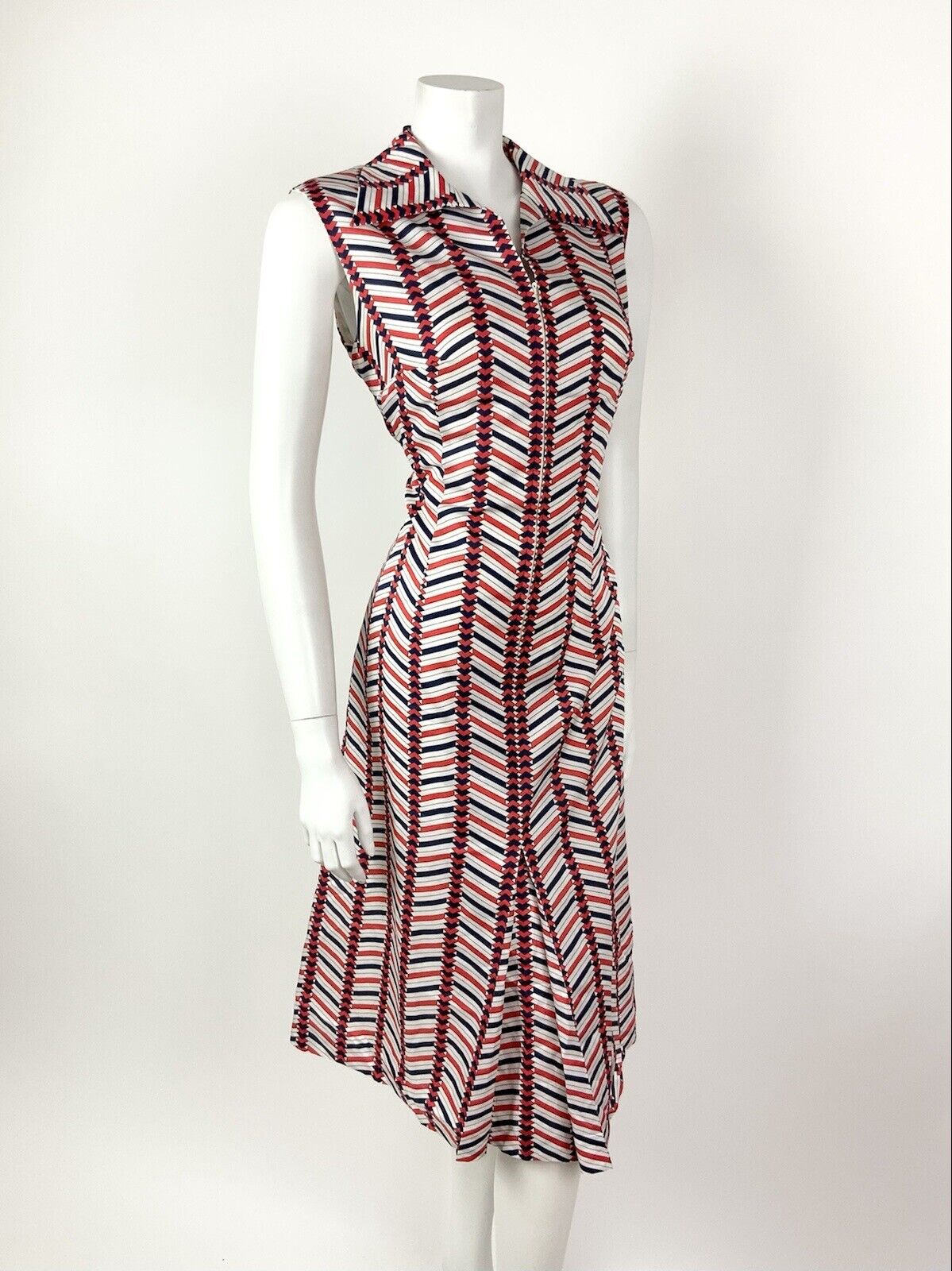 VINTAGE 60s 70s WHITE RED BLUE ZIG-ZAG GEOMETRIC DAGGER SHIRT MOD DRESS 12 14