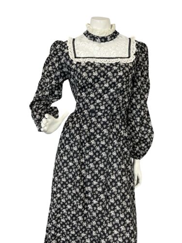 VTG 70S BLACK WHITE LACE DAINTY FLORAL EDWARDIAN PRAIRIE COTTAGE DRESS S 8 10