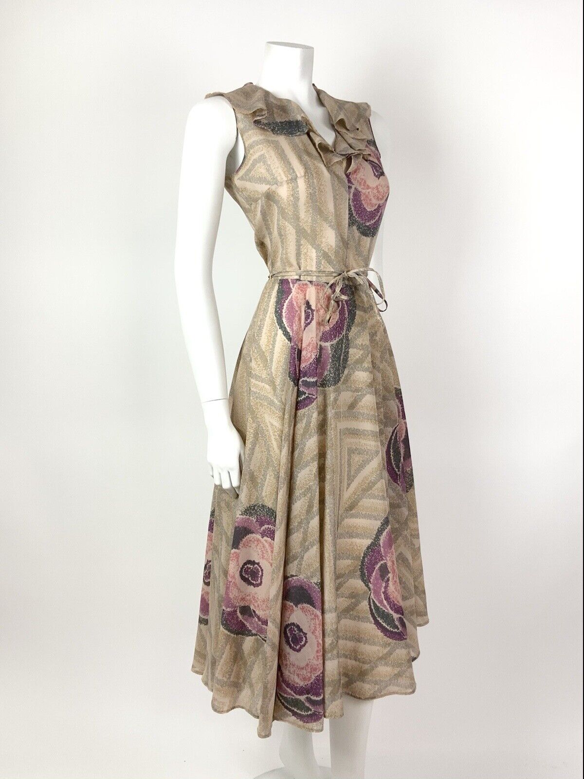 VINTAGE 60s 70s CREAM GREY PINK PURPLE WAVY FLORAL GEOMETRIC RUFFLED DRESS 8