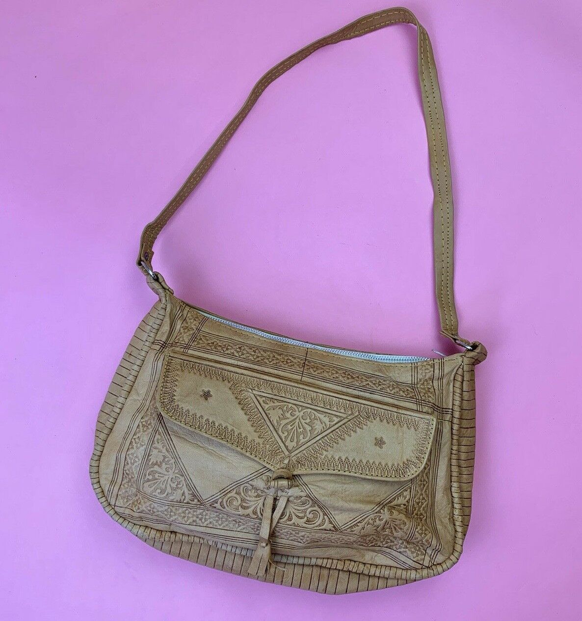 VINTAGE 60S 70S LIGHT BROWN TAN STAMPED LEATHER SHOULDER BAG BOHO