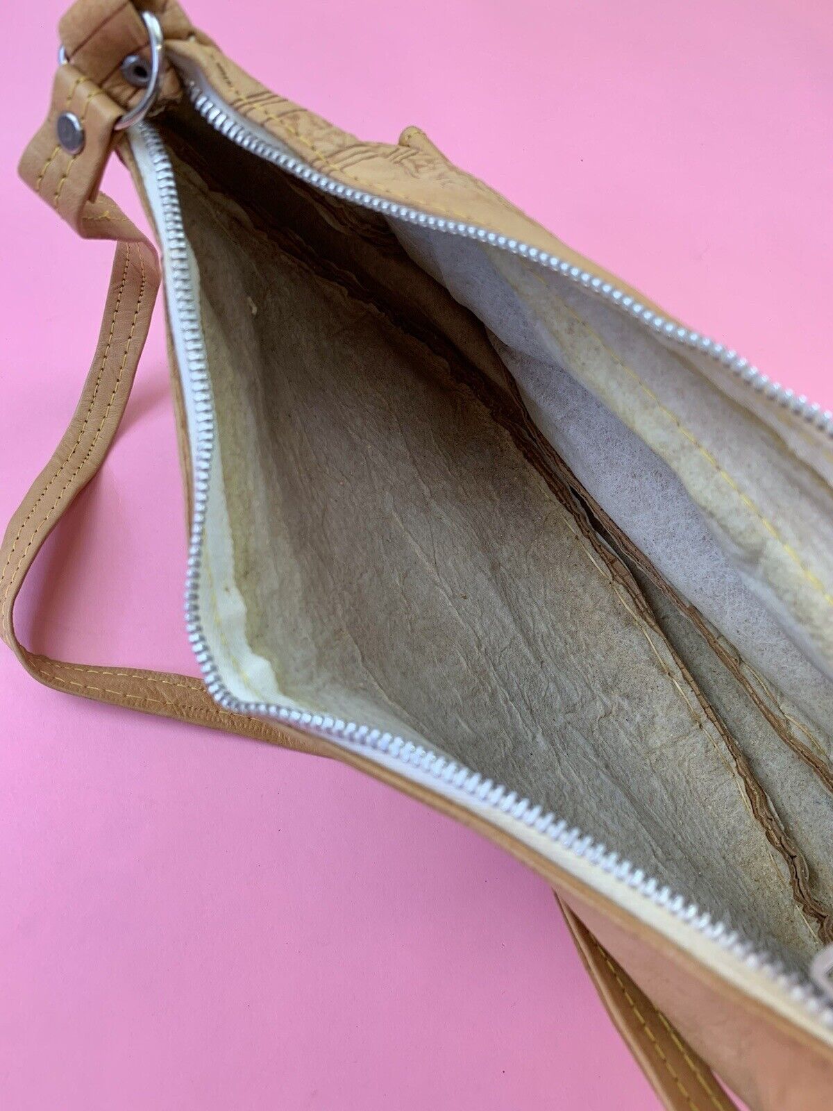 VINTAGE 60S 70S LIGHT BROWN TAN STAMPED LEATHER SHOULDER BAG BOHO