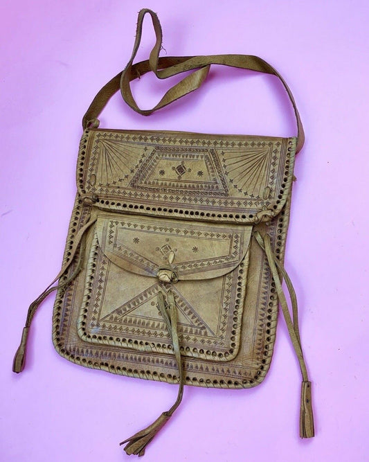 VINTAGE 60S 70S BROWN STAMPED LEATHER MESSENGER BAG BOHO