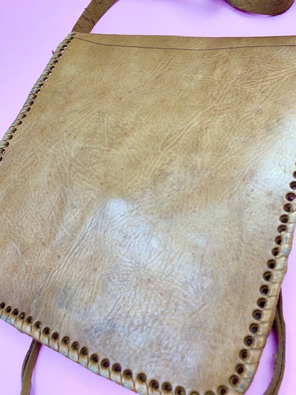 VINTAGE 60S 70S BROWN STAMPED LEATHER MESSENGER BAG BOHO