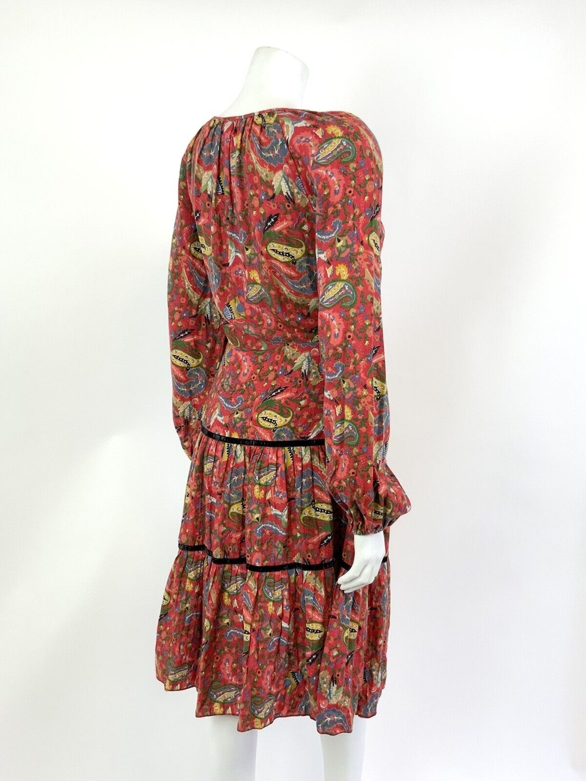 VINTAGE 60s 70s RED BLUE GREEN BLACK PAISLEY FLORAL FOLK BOHO TIERED DRESS 6 8