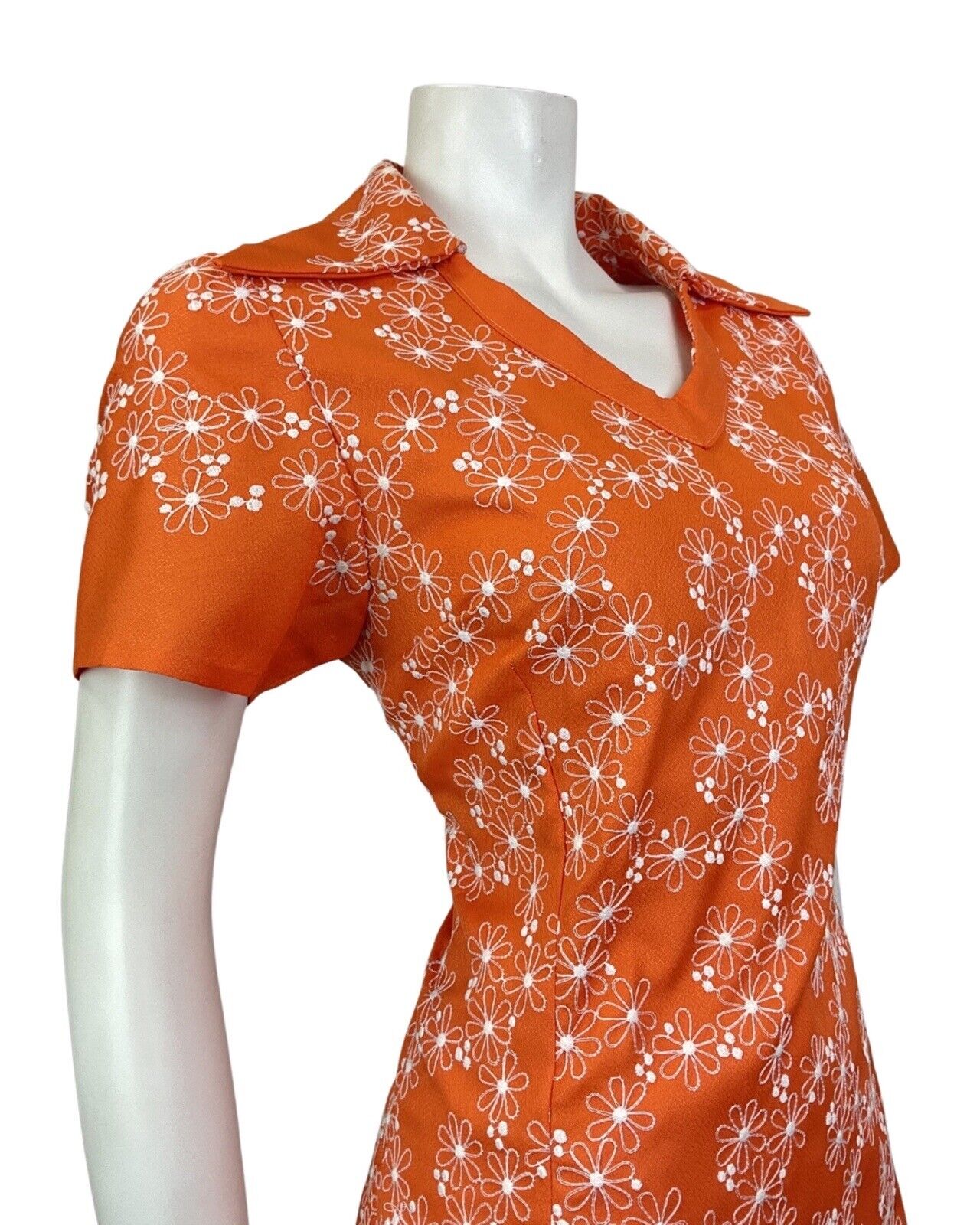 VINTAGE 60s 70s ORANGE WHITE EMBROIDERED FLORAL DAGGER COLLAR MOD DRESS 12