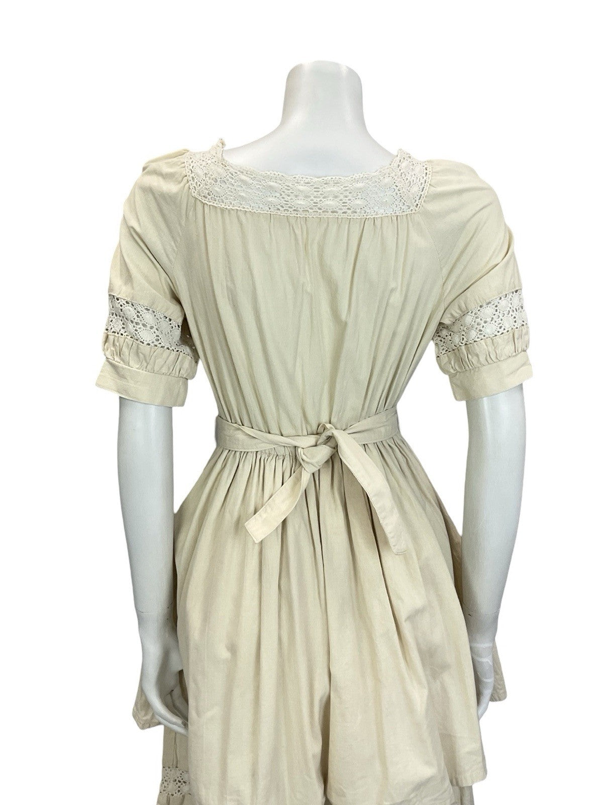 VTG 60S 70S CREAM LINEN CROCHET LACE PUFF SLEEVE PEPLUM FOLK PRAIRIE DRESS 10