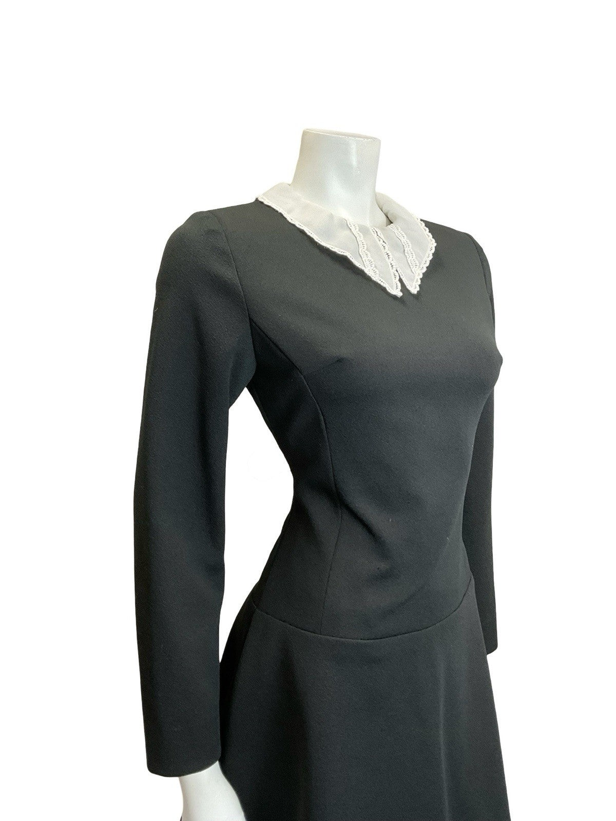 VTG 60S 70S BLACK WHITE LACE DAGGER COLLAR DROPPED WAIST GOTHIC MOD DRESS 10
